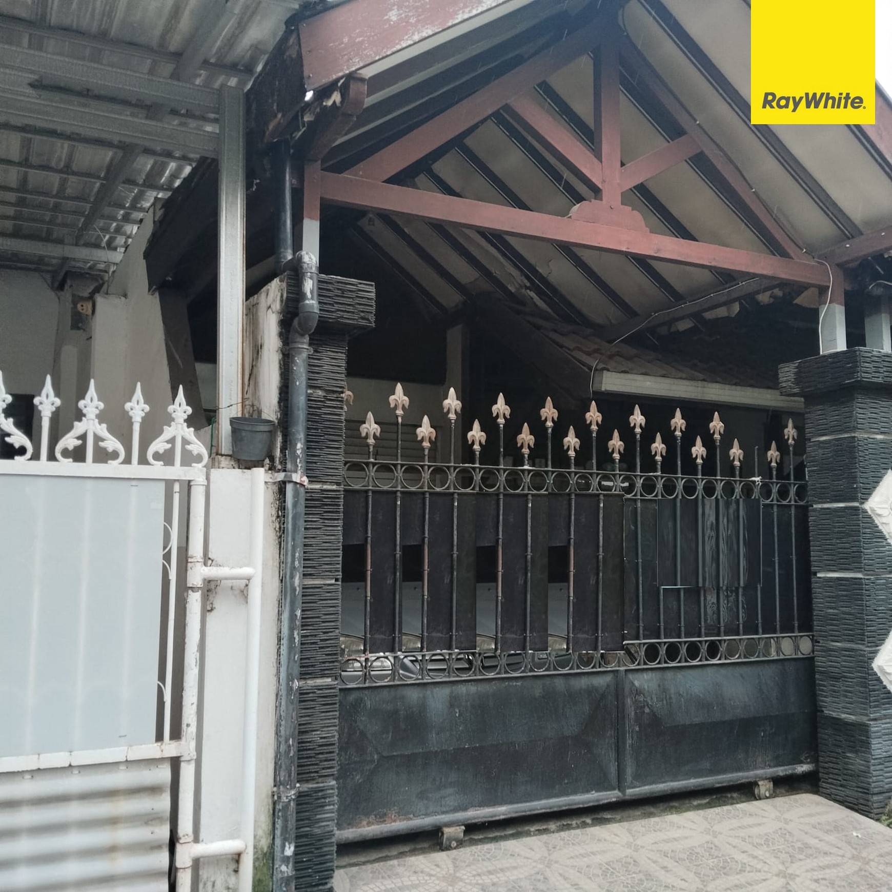 Dijual Rumah SHM di Rungkut Mapan Barat Surabaya