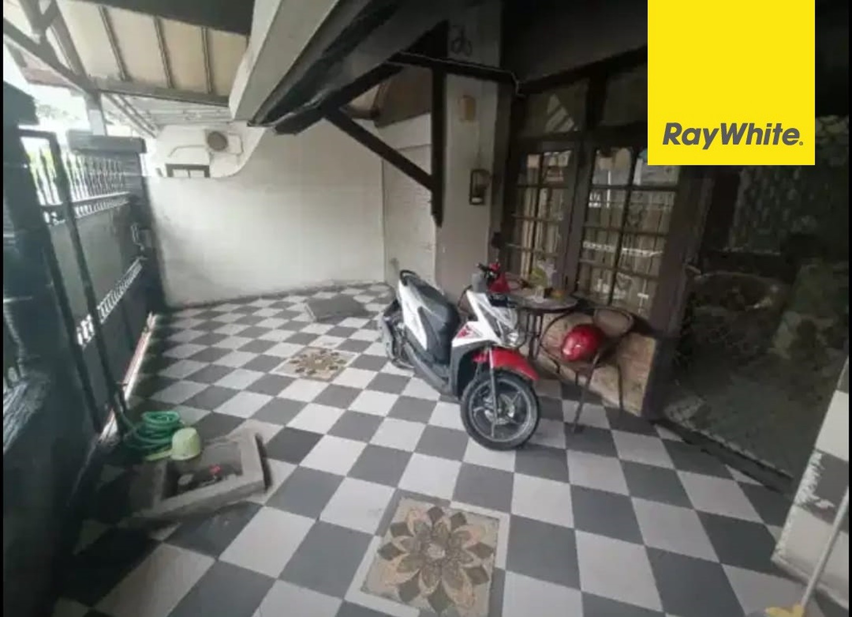 Dijual Rumah SHM di Rungkut Mapan Barat Surabaya