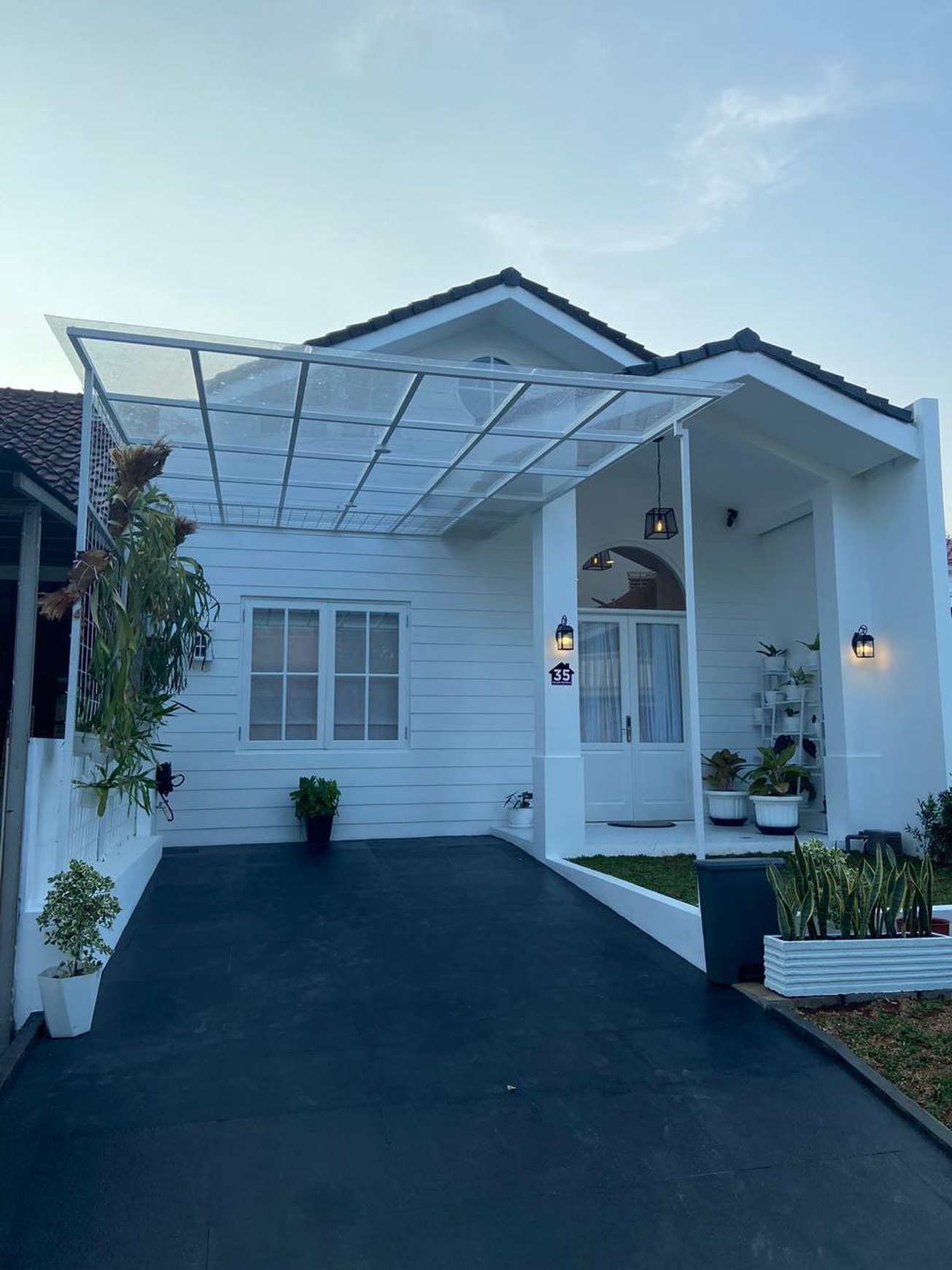 Rumah Satu Lantai Dengan Design yang sangat bagus,nyaman, lingkungan asri dan Berada di Lokasi Strategis di Taman Beverly Lippo Cikarang