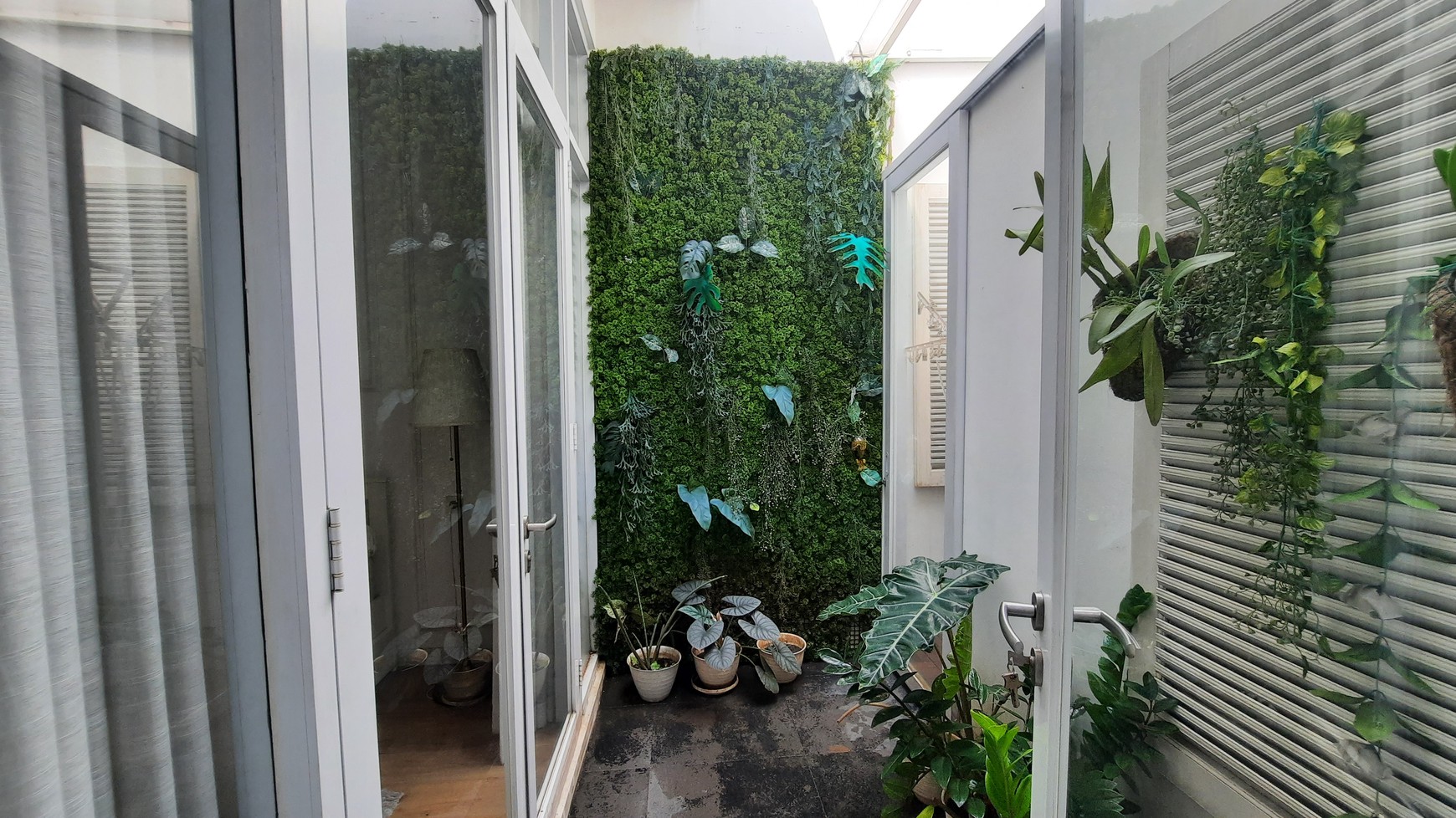 Rumah Satu Lantai Dengan Design yang sangat bagus,nyaman, lingkungan asri dan Berada di Lokasi Strategis di Taman Beverly Lippo Cikarang
