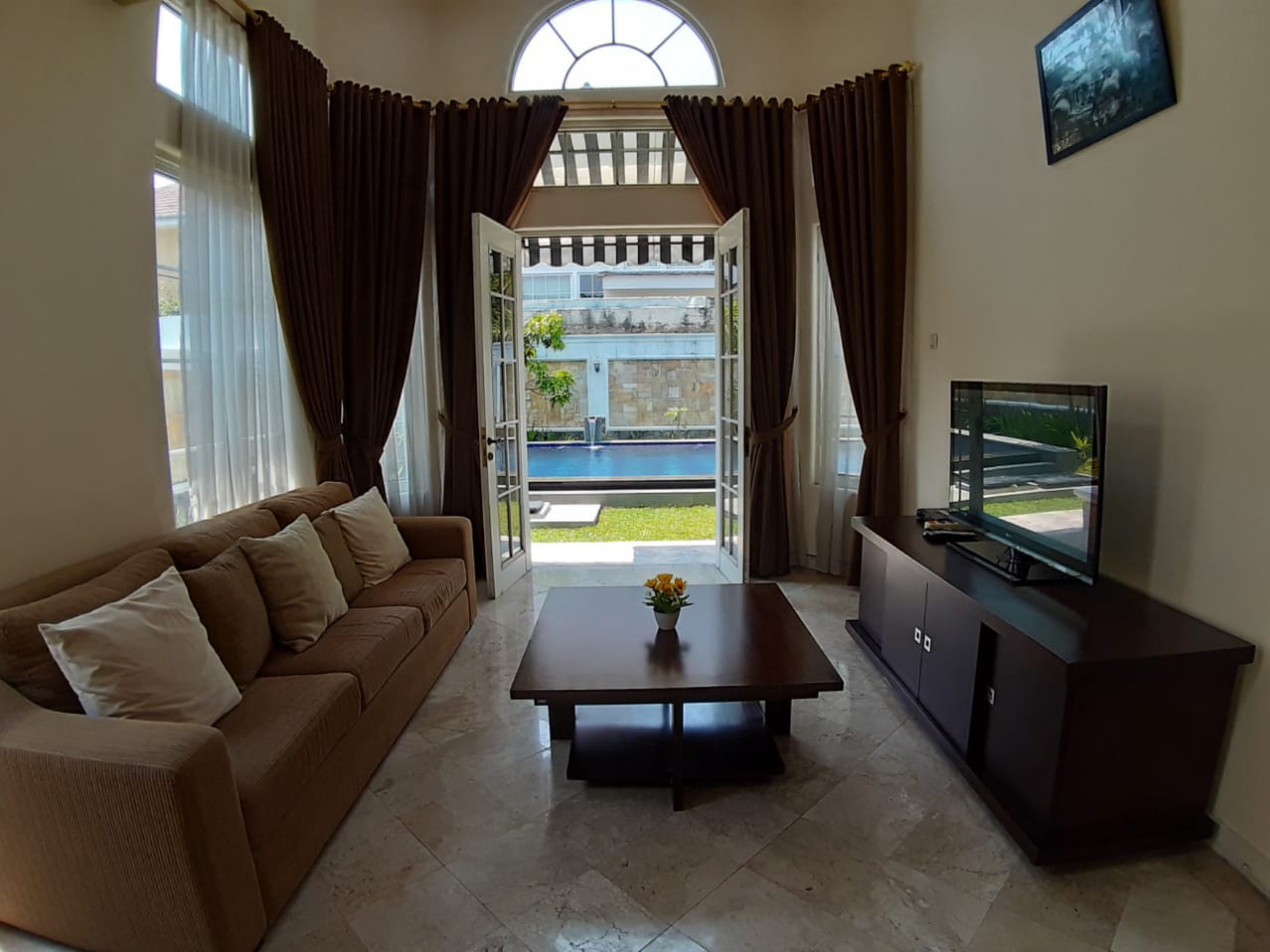 Rumah 2 Lantai Siap Huni dengan 4 KT dan 3 KM Luas 500 m2 dan Bangunan 800 m2 Sertifikat SHM @Sentul City, Bogor