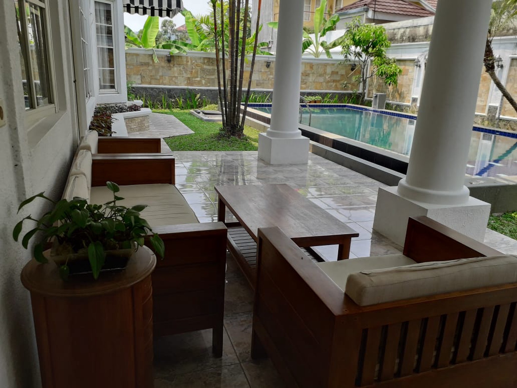 Rumah 2 Lantai Siap Huni dengan 4 KT dan 3 KM Luas 500 m2 dan Bangunan 800 m2 Sertifikat SHM @Sentul City, Bogor