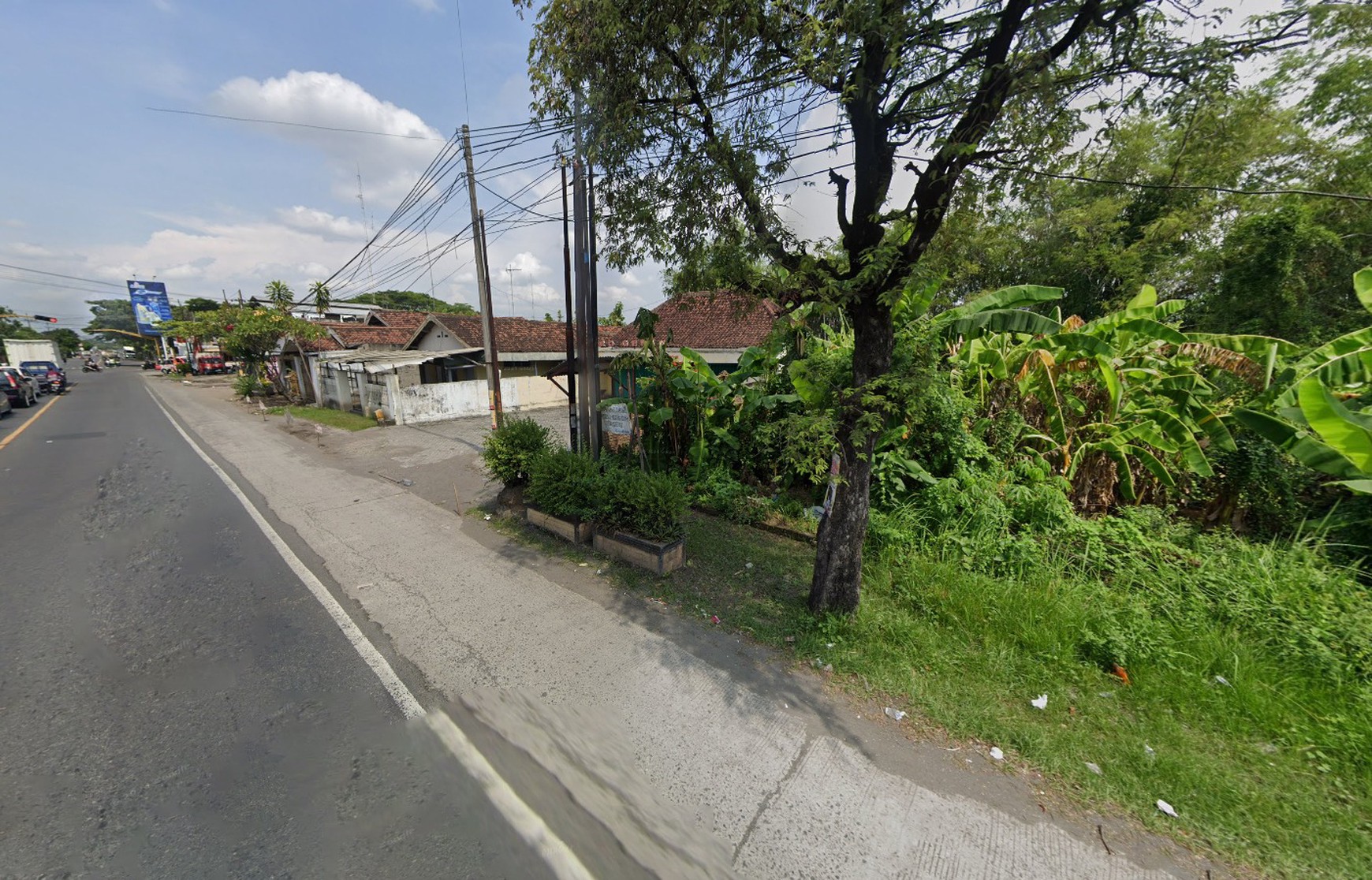 Tanah 379 Meter persegi Di Pinggir Jalan Raya Madiun-Surabaya Cocok Untuk Usaha