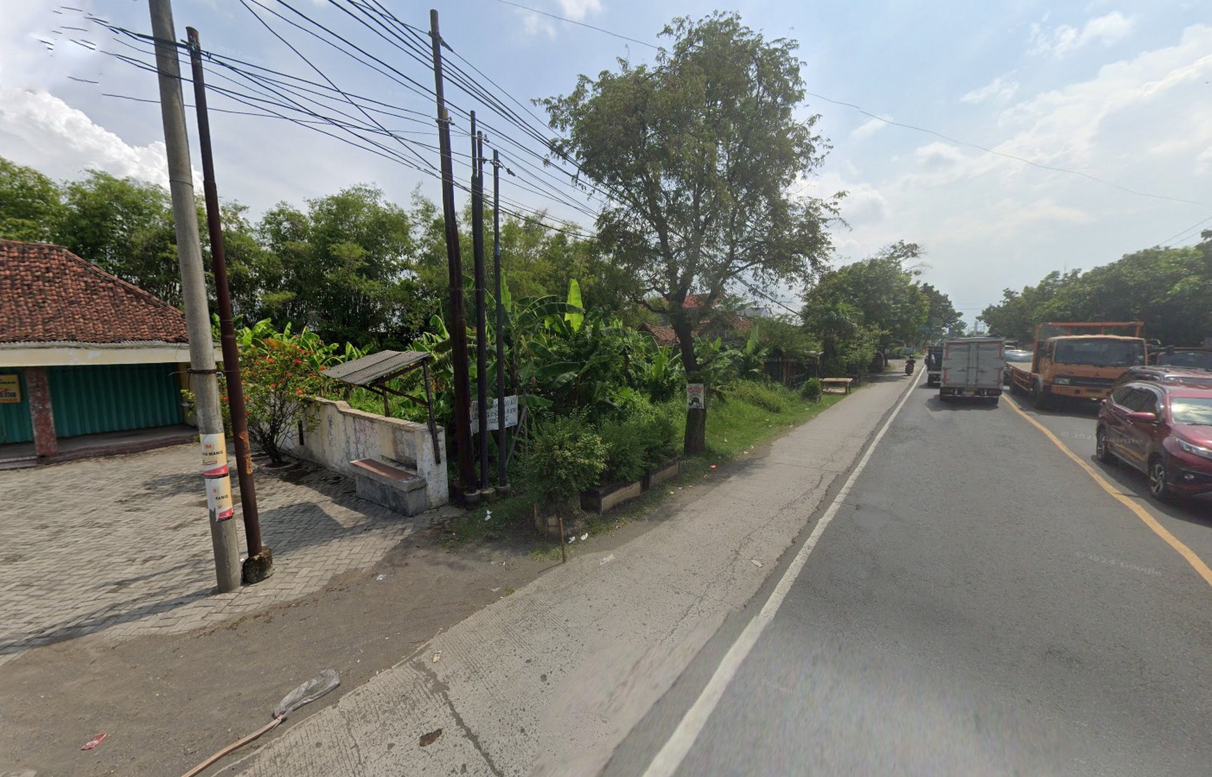 Tanah 379 Meter persegi Di Pinggir Jalan Raya Madiun-Surabaya Cocok Untuk Usaha
