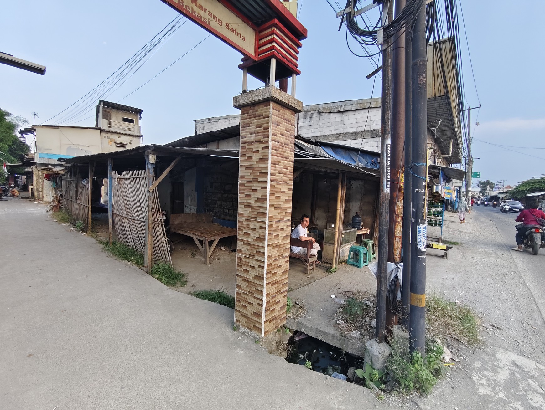 Kavling Hoek pinggir Jalan Raya di Tambun