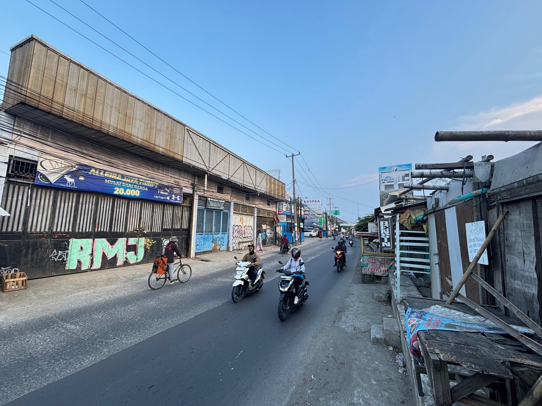 Kavling Hoek pinggir Jalan Raya di Tambun