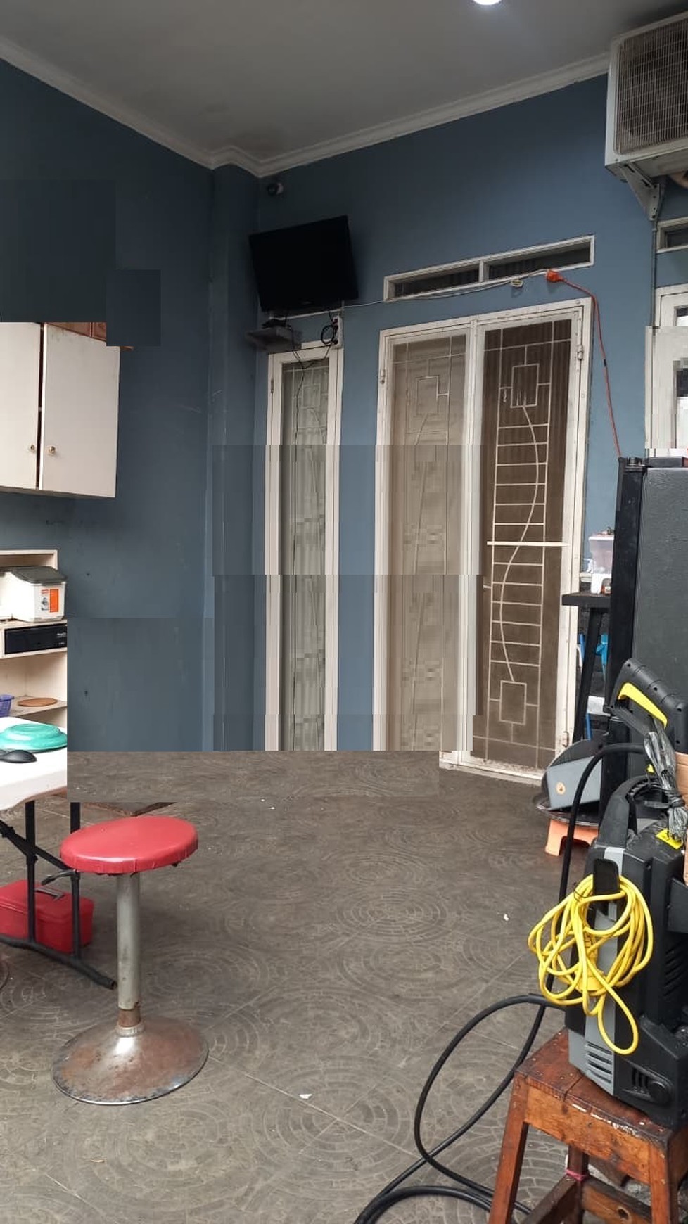 Rumah dekat sektor 2 Bintaro dan st kereta Pd Ranji, untuk kost kostan cocok...