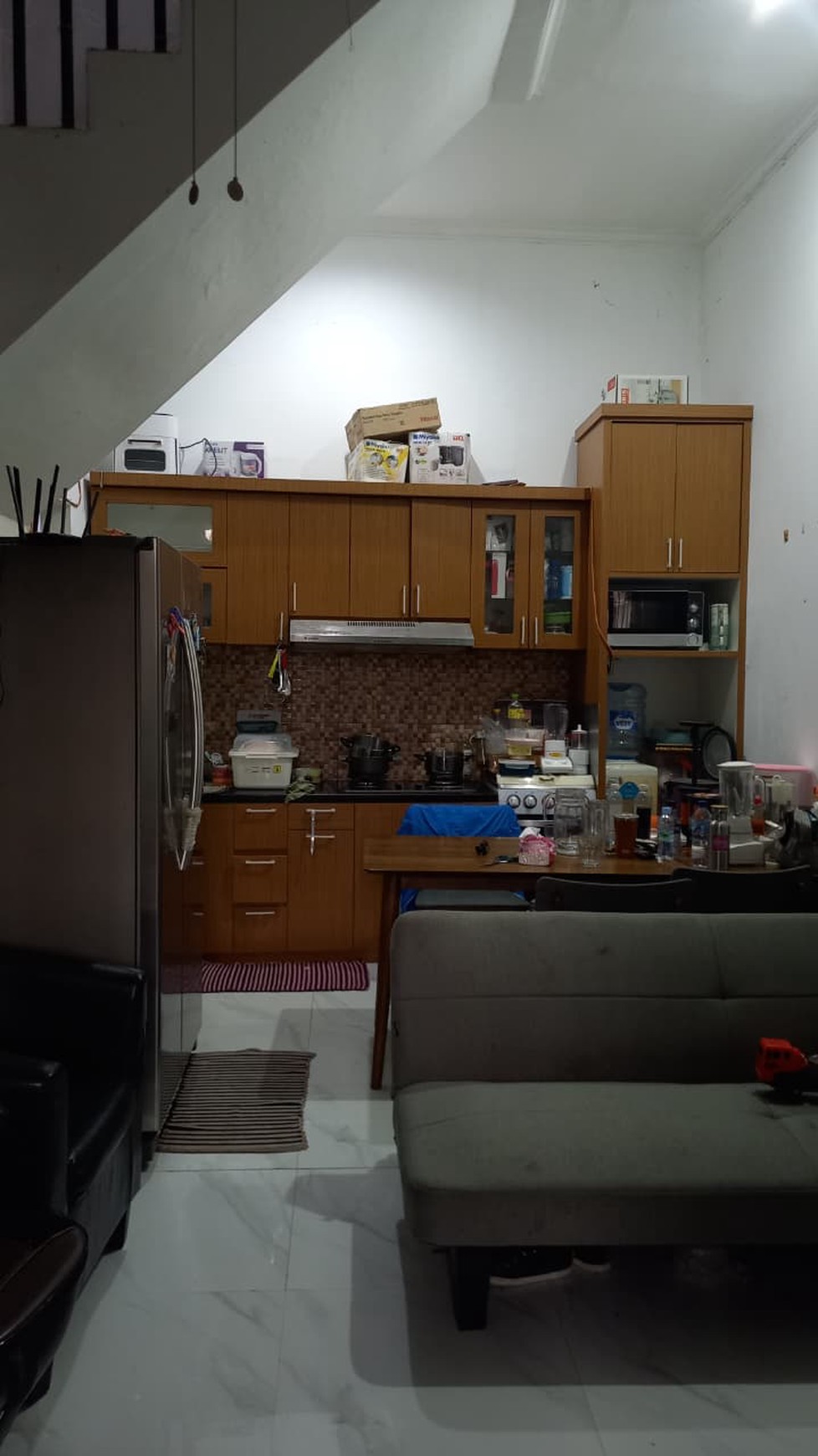 Rumah dekat sektor 2 Bintaro dan st kereta Pd Ranji, untuk kost kostan cocok...