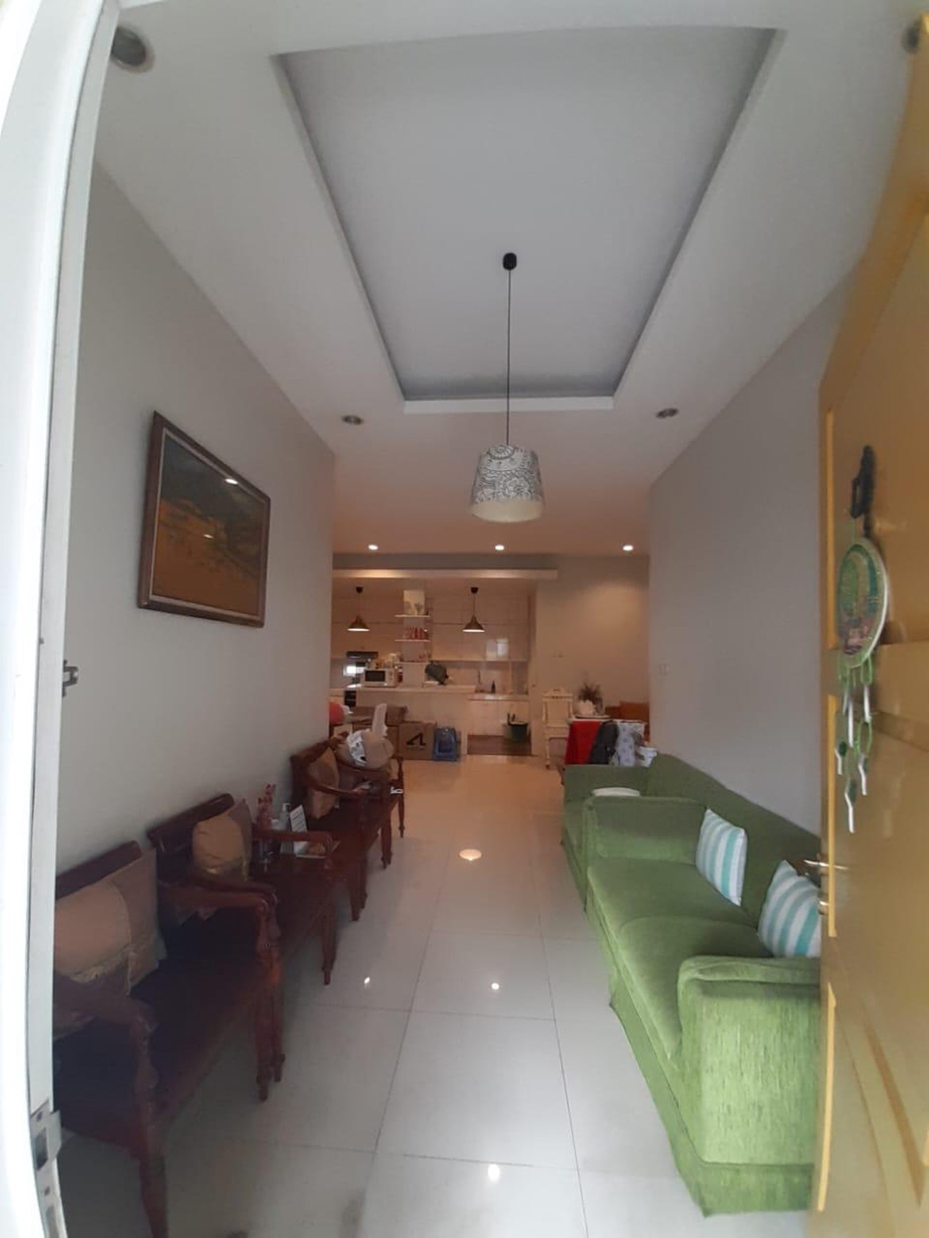 Rumah bagus, 2 lantai lokasi strtageis di Cireunde