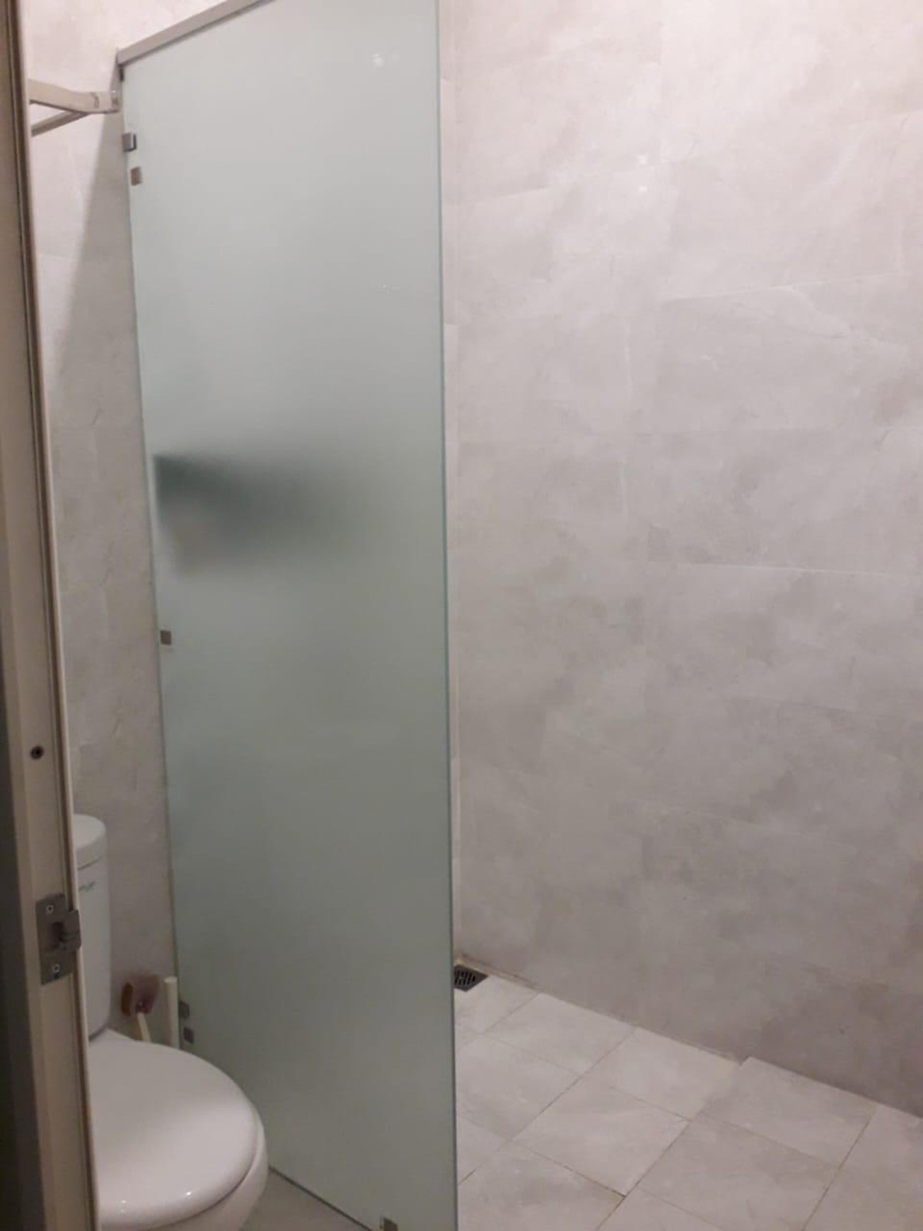 Rumah bagus, 2 lantai lokasi strtageis di Cireunde