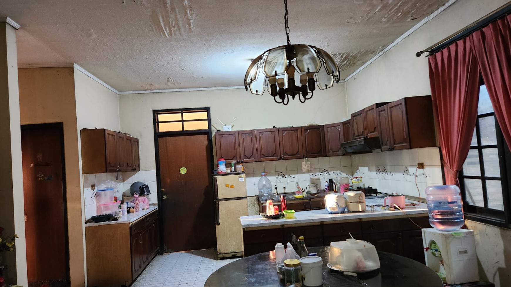 Rumah Lama dengan Tanah Luas Cocok untuk Investasi atau Cluster di Duren Sawit Jakarta timur