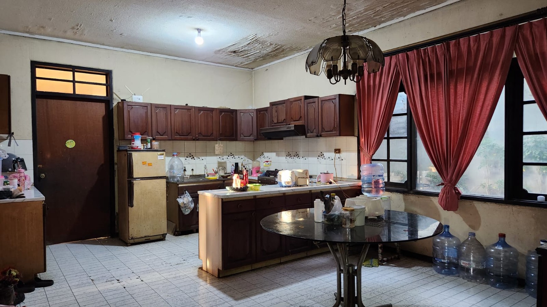 Rumah Lama dengan Tanah Luas Cocok untuk Investasi atau Cluster di Duren Sawit Jakarta timur
