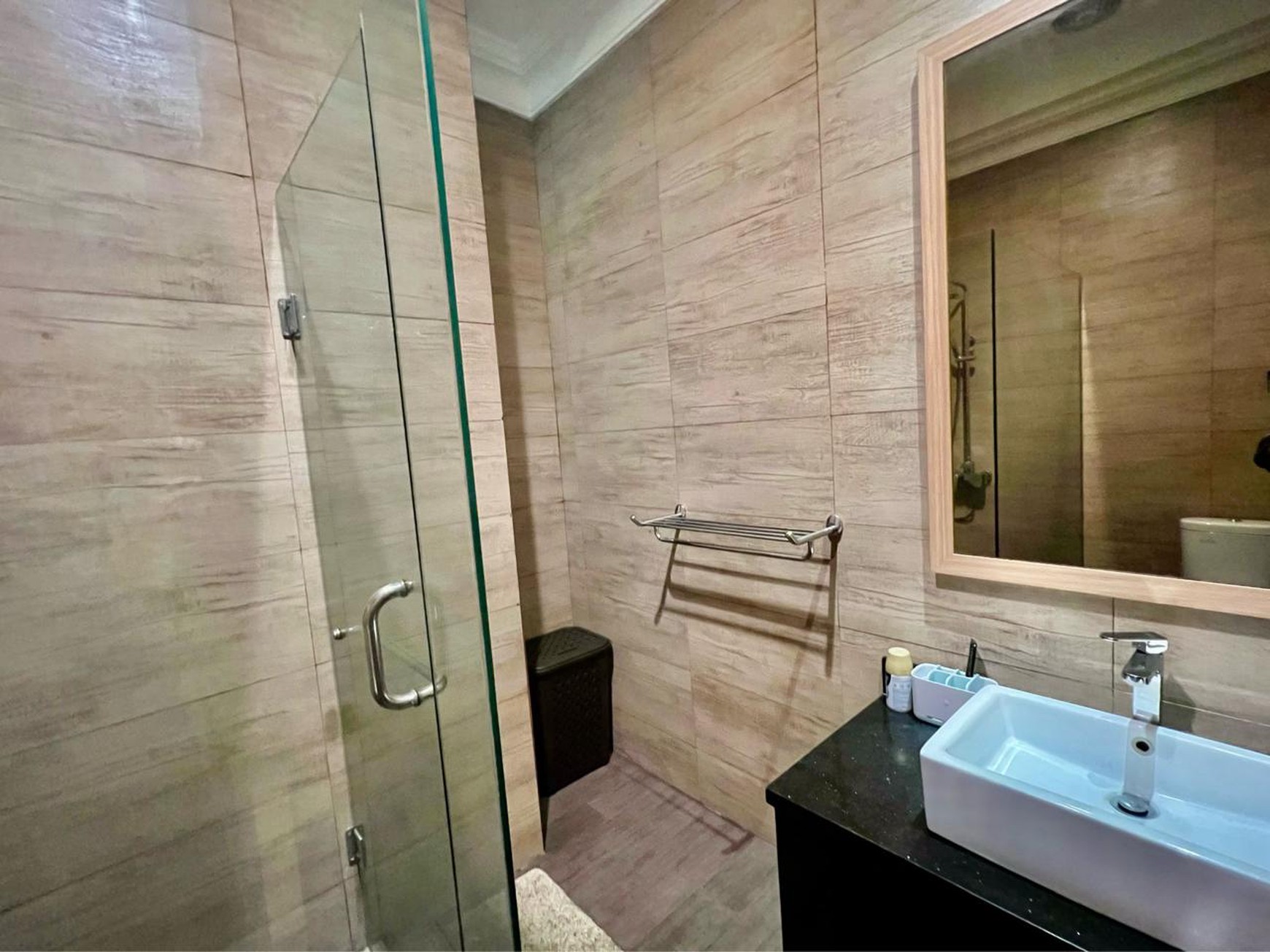 Rumah Halaman luas,bagus di Bintaro Jaya 5