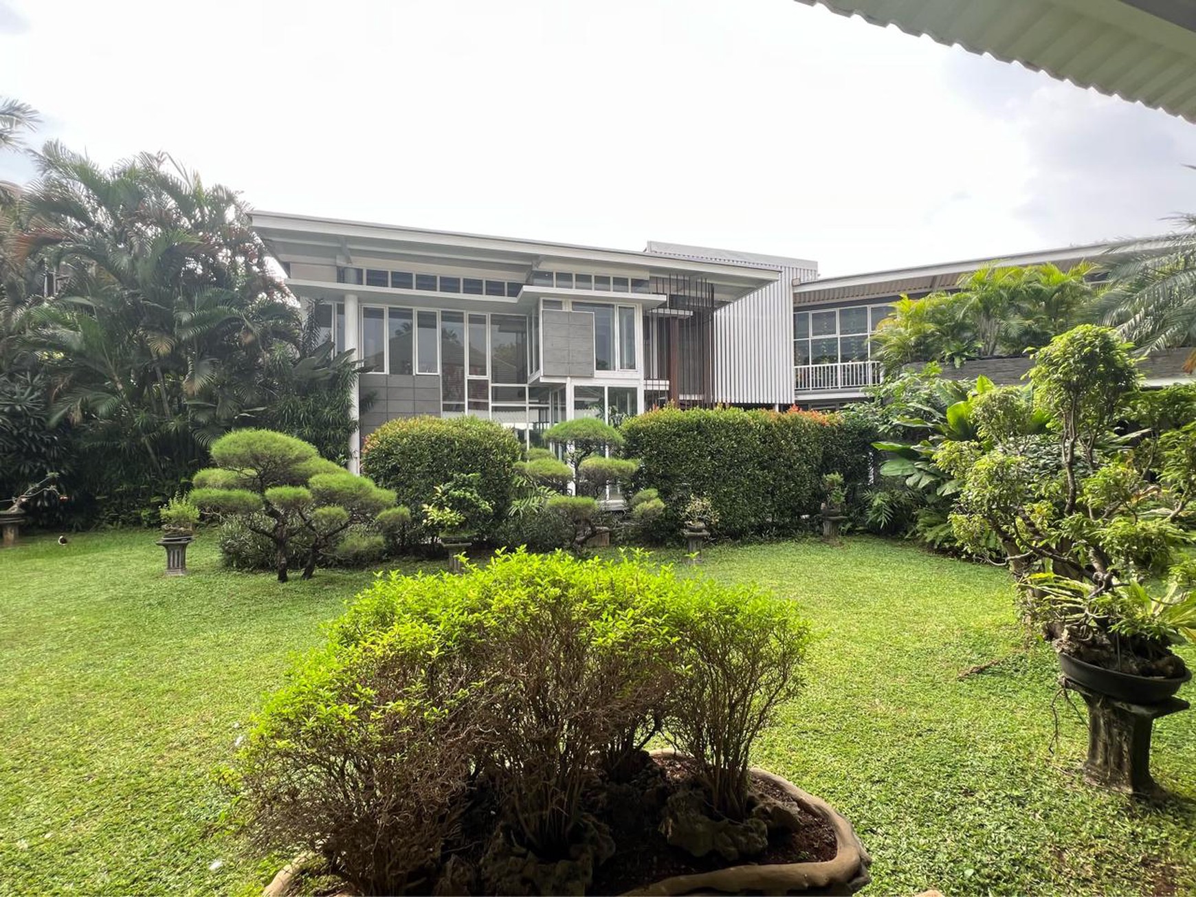 Rumah Halaman luas,bagus di Bintaro Jaya 5