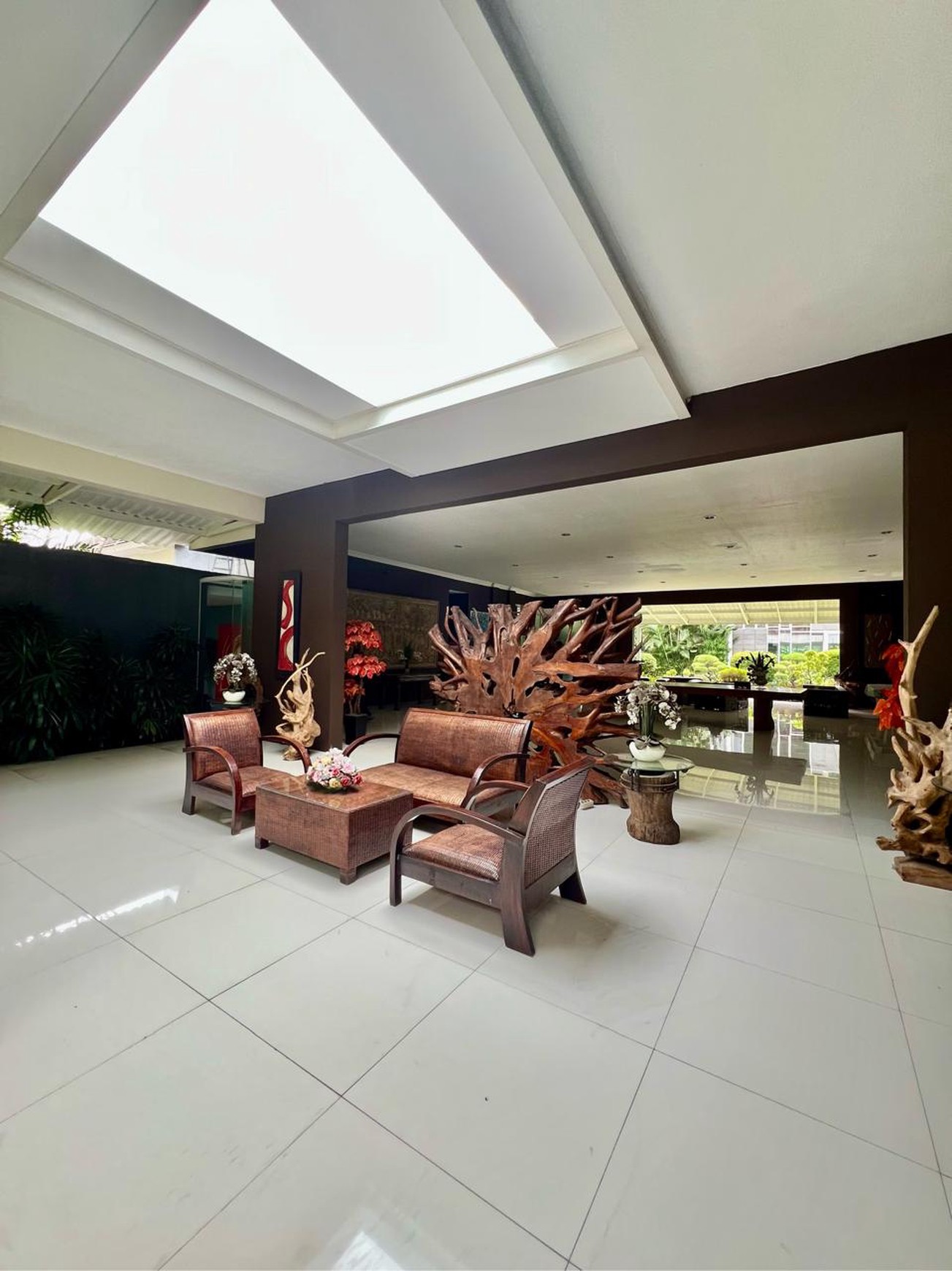 Rumah Halaman luas,bagus di Bintaro Jaya 5
