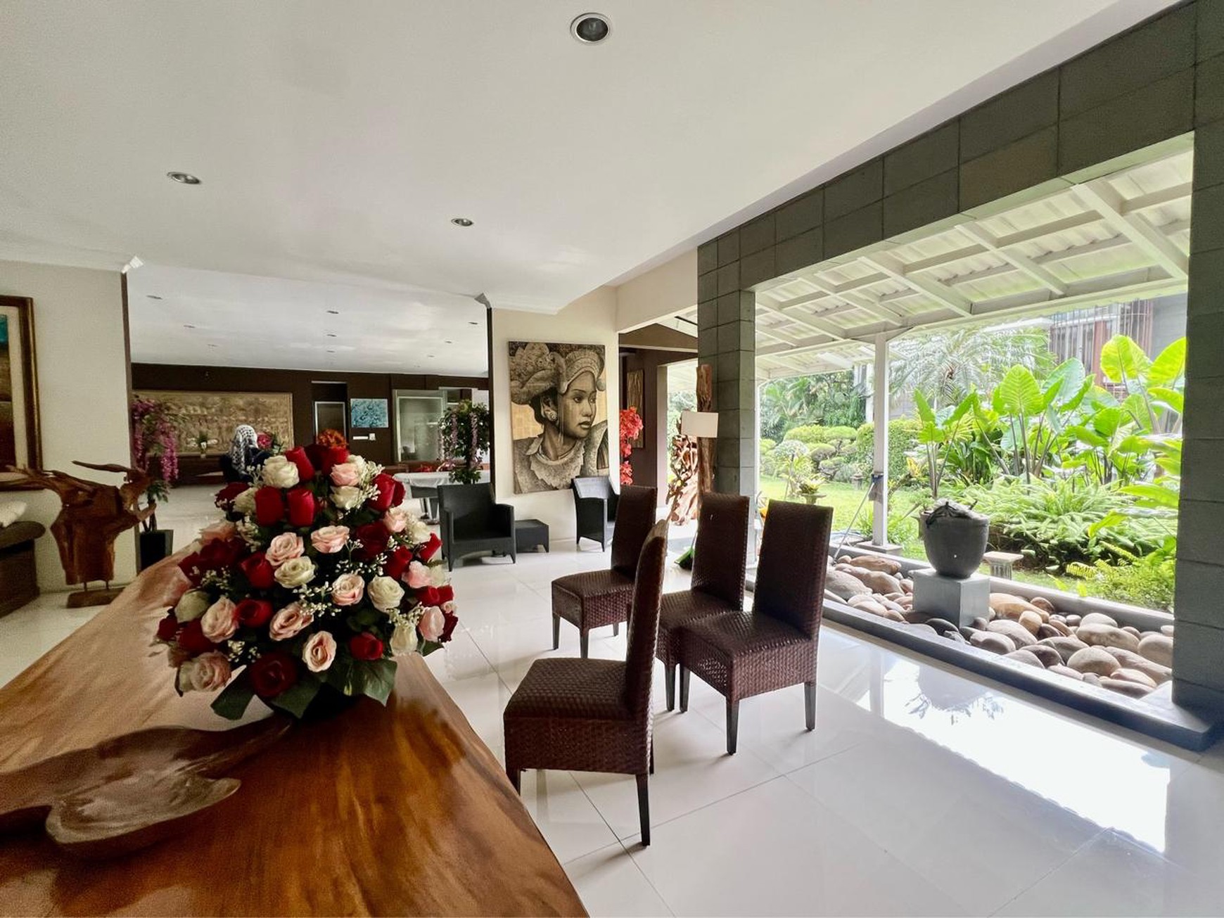 Rumah Halaman luas,bagus di Bintaro Jaya 5