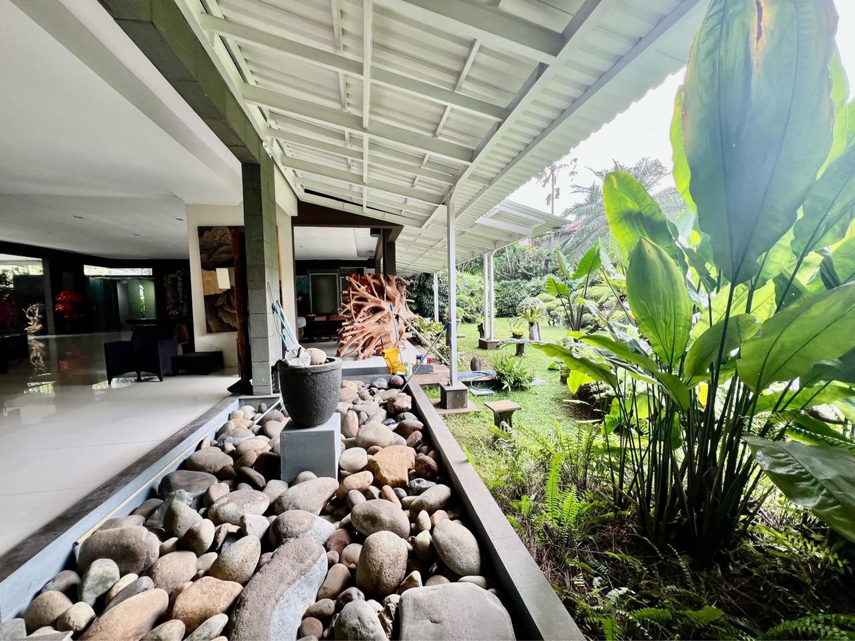 Rumah Halaman luas,bagus di Bintaro Jaya 5