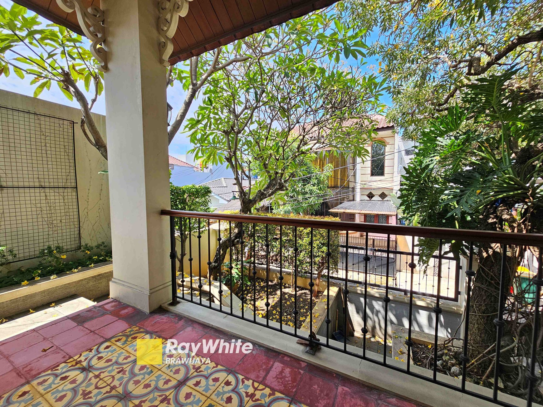 Rumah di Jalan Keuangan, Fatmawati, Jaksel, Furnished, Private Pool, 1 km ke MRT Fatmawati