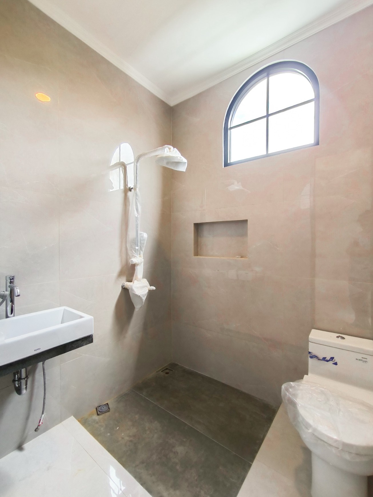 Rumah Bagus Brand New Di Kasuari Bintaro Jaya Sektor 9.