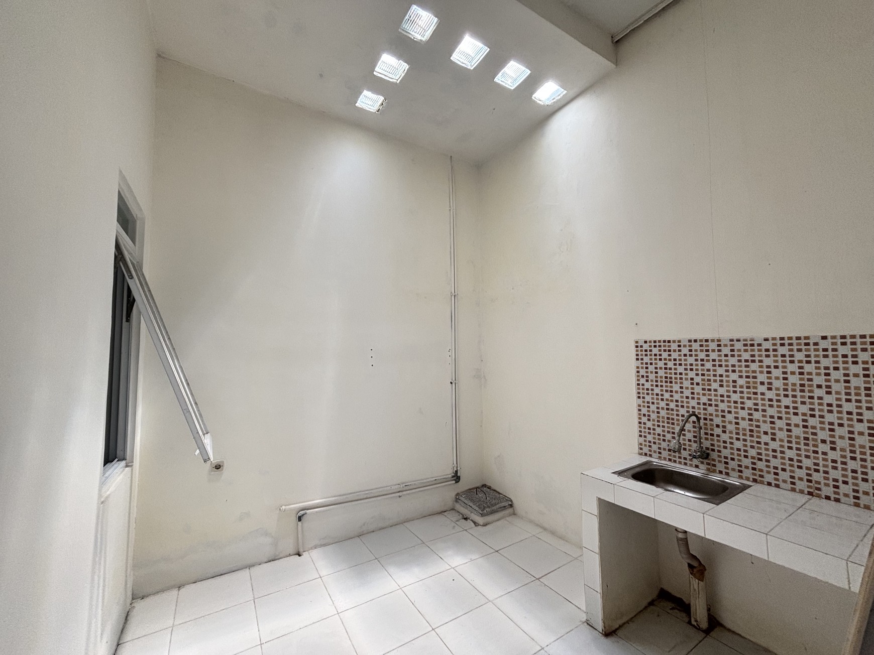 Rumah Satu Lantai di Poennix Kompleks Asabri Jatisari Bekasi 