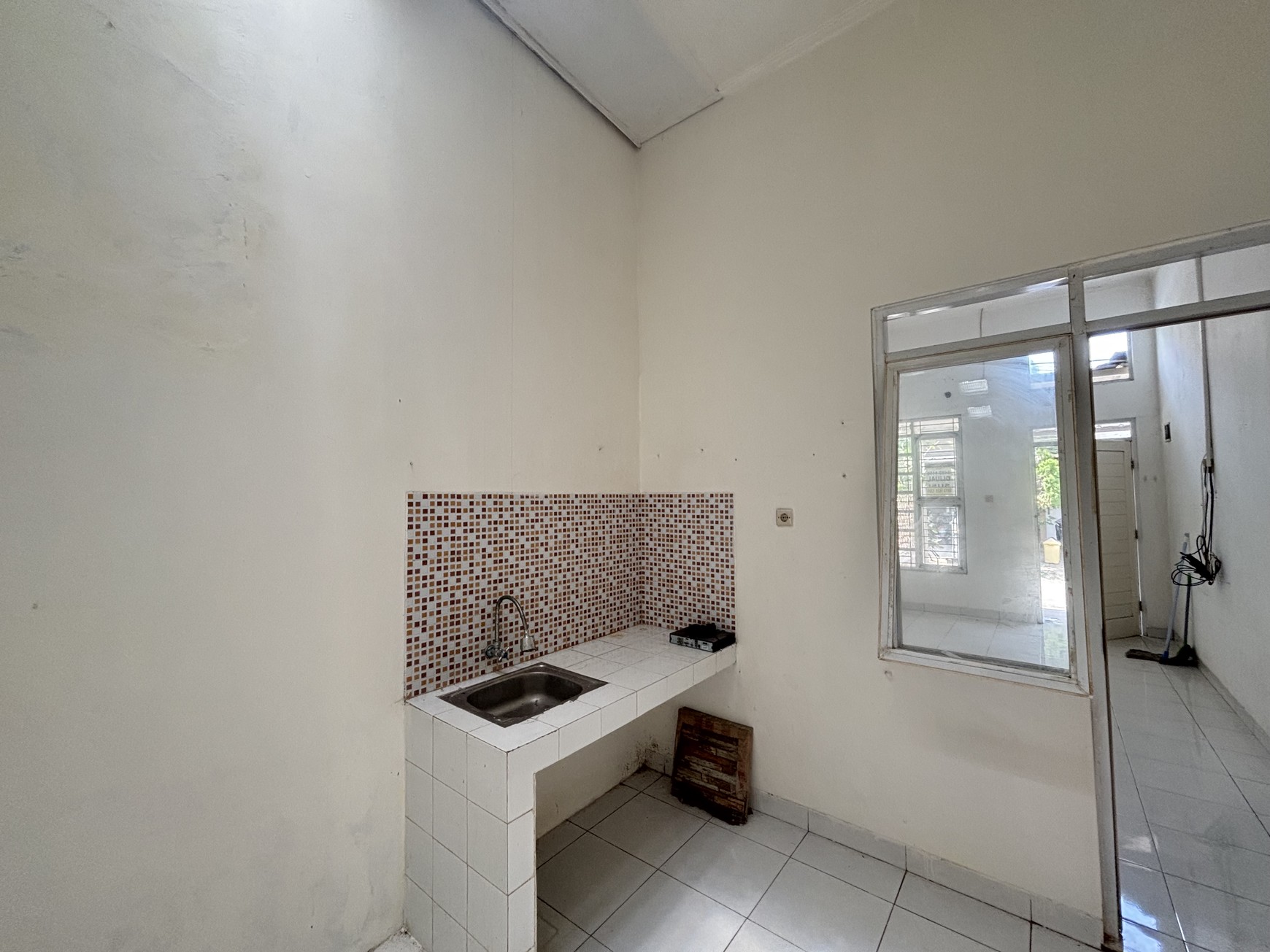 Rumah Satu Lantai di Poennix Kompleks Asabri Jatisari Bekasi 