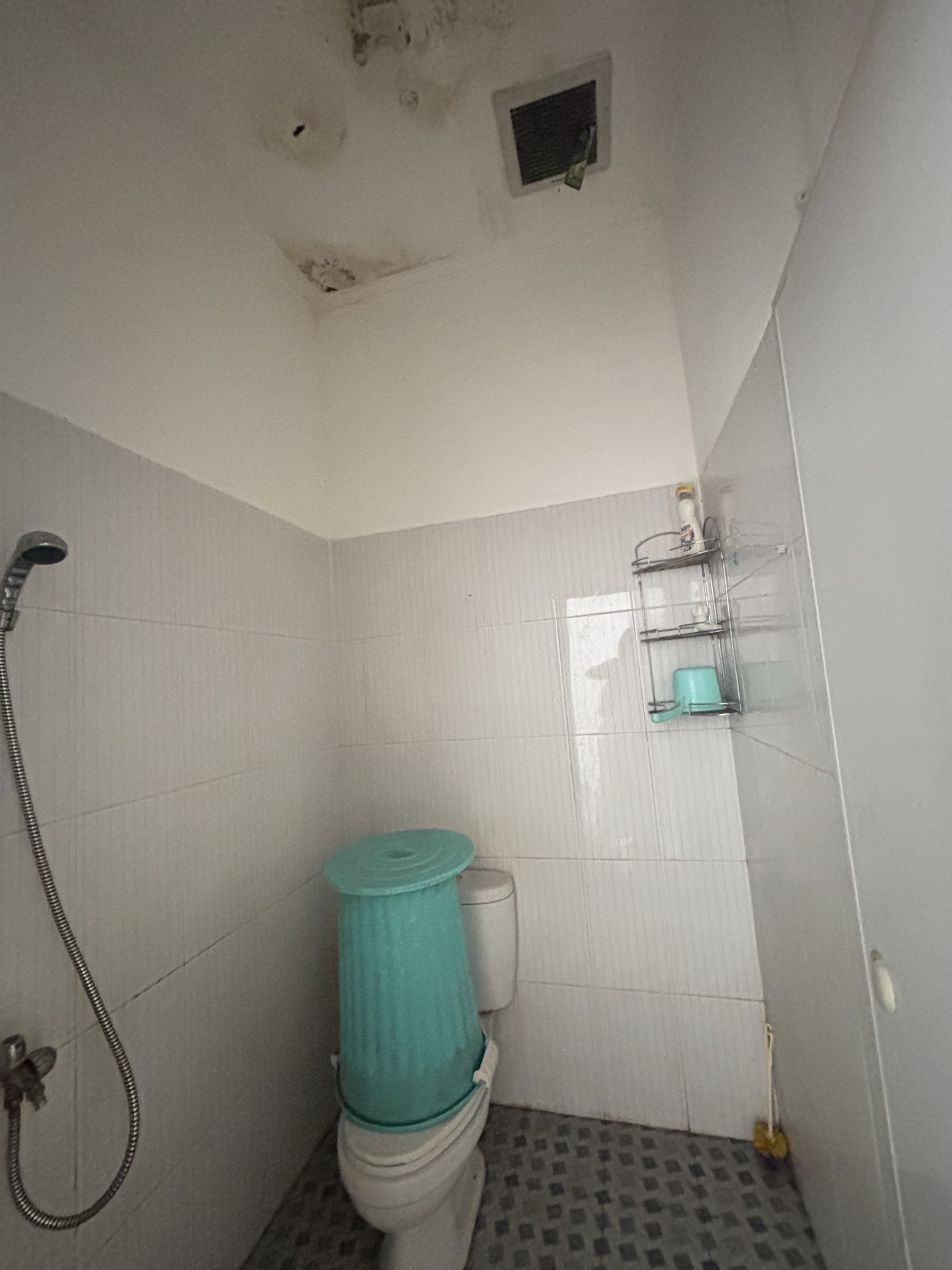 Rumah Satu Lantai di Poennix Kompleks Asabri Jatisari Bekasi 