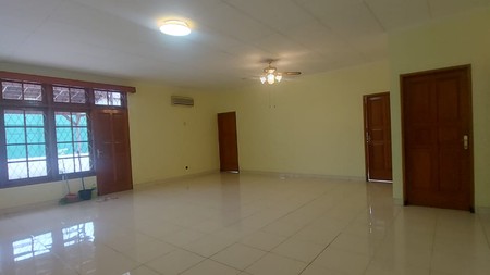 Rumah luas dalam townhouse Ampera - cilandak