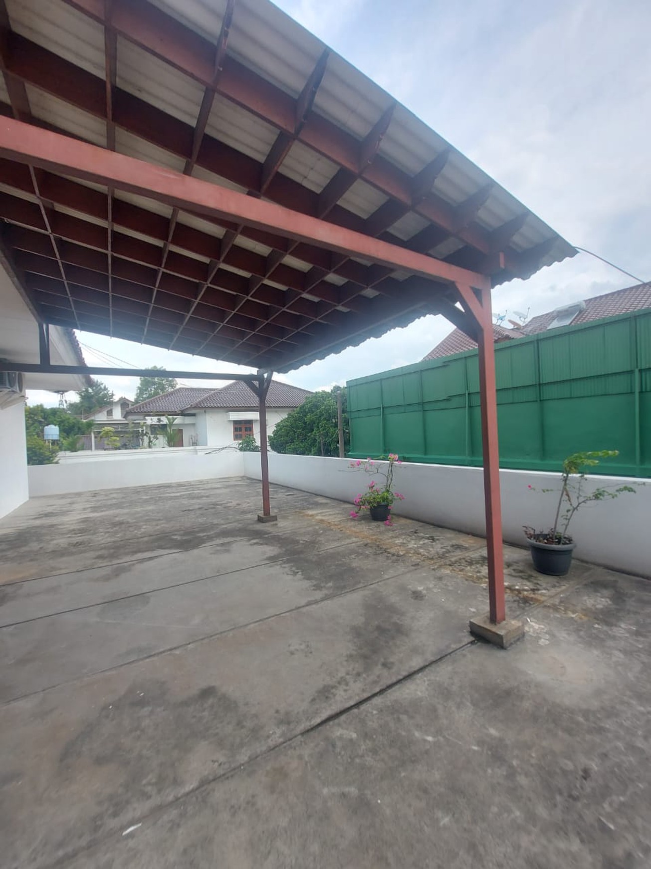 Rumah luas dalam townhouse Ampera - cilandak