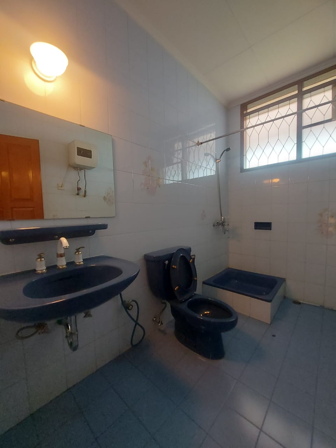 Rumah luas dalam townhouse Ampera - cilandak