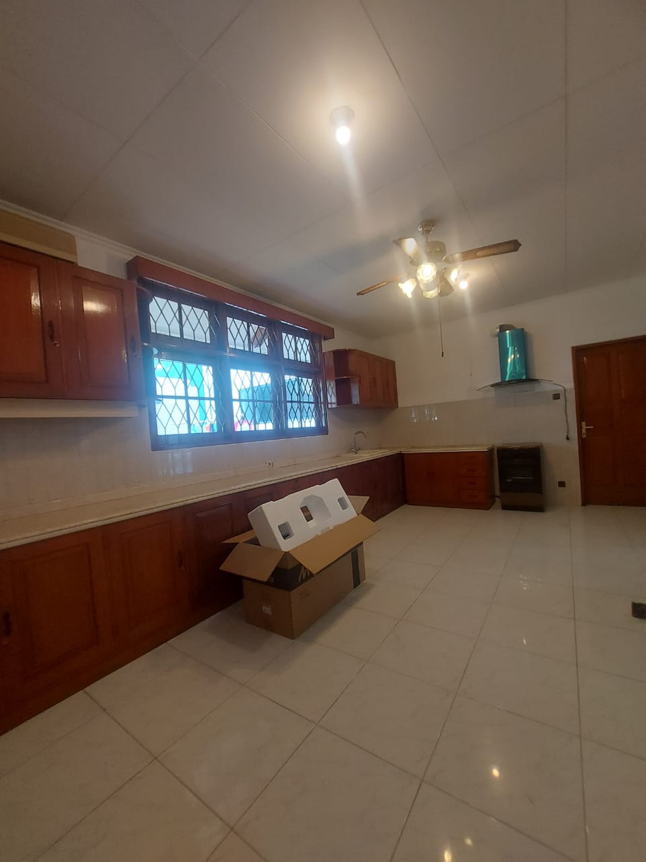 Rumah luas dalam townhouse Ampera - cilandak