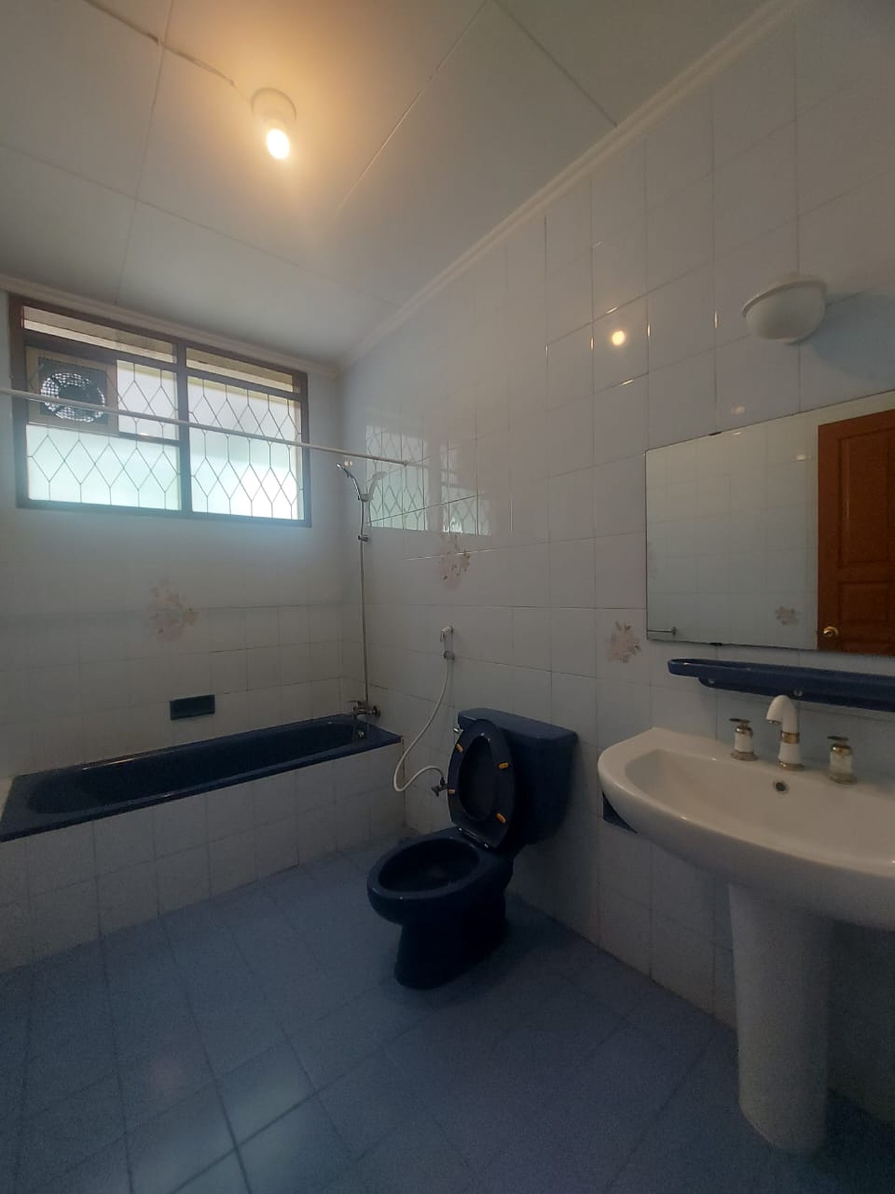 Rumah luas dalam townhouse Ampera - cilandak