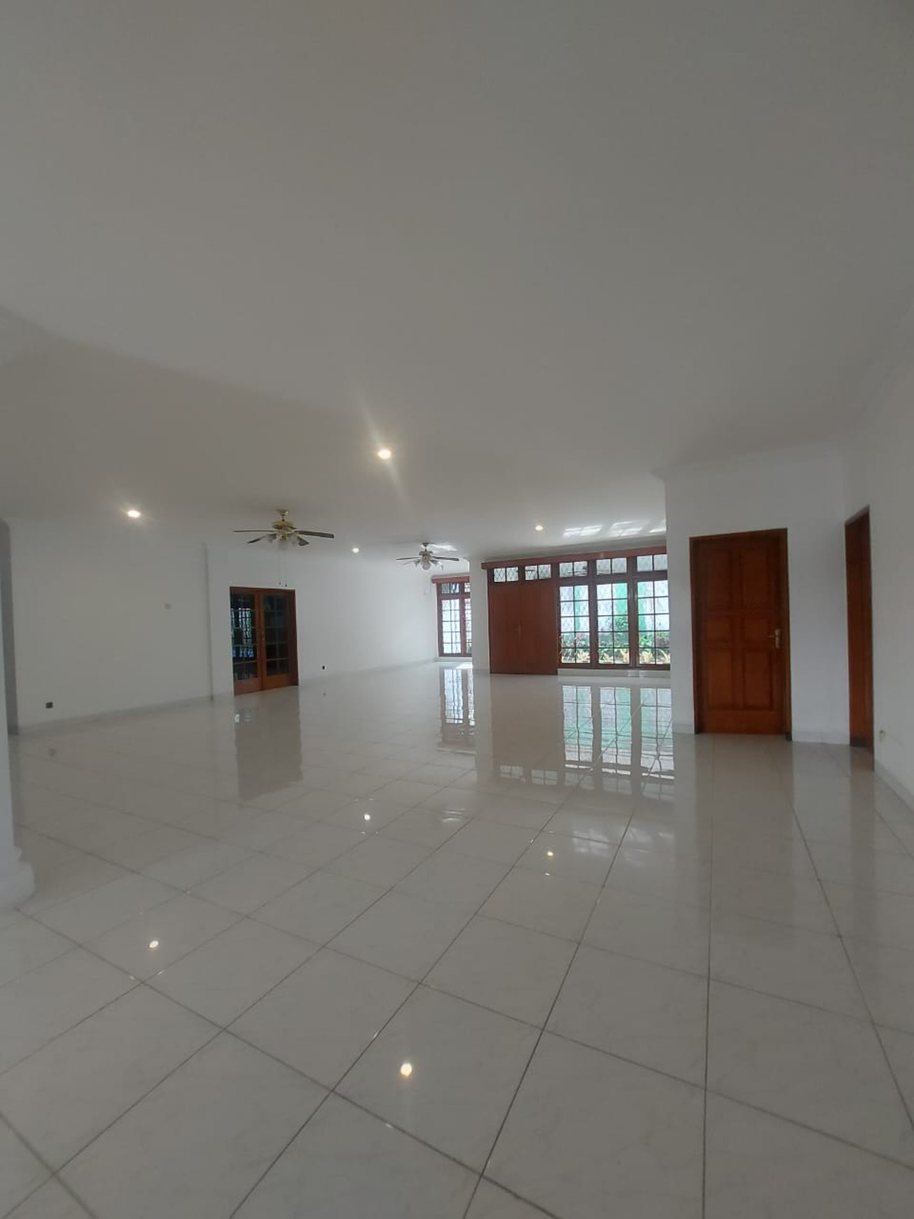 Rumah luas dalam townhouse Ampera - cilandak