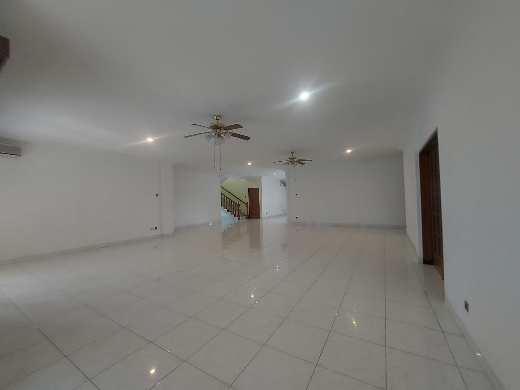 Rumah luas dalam townhouse Ampera - cilandak