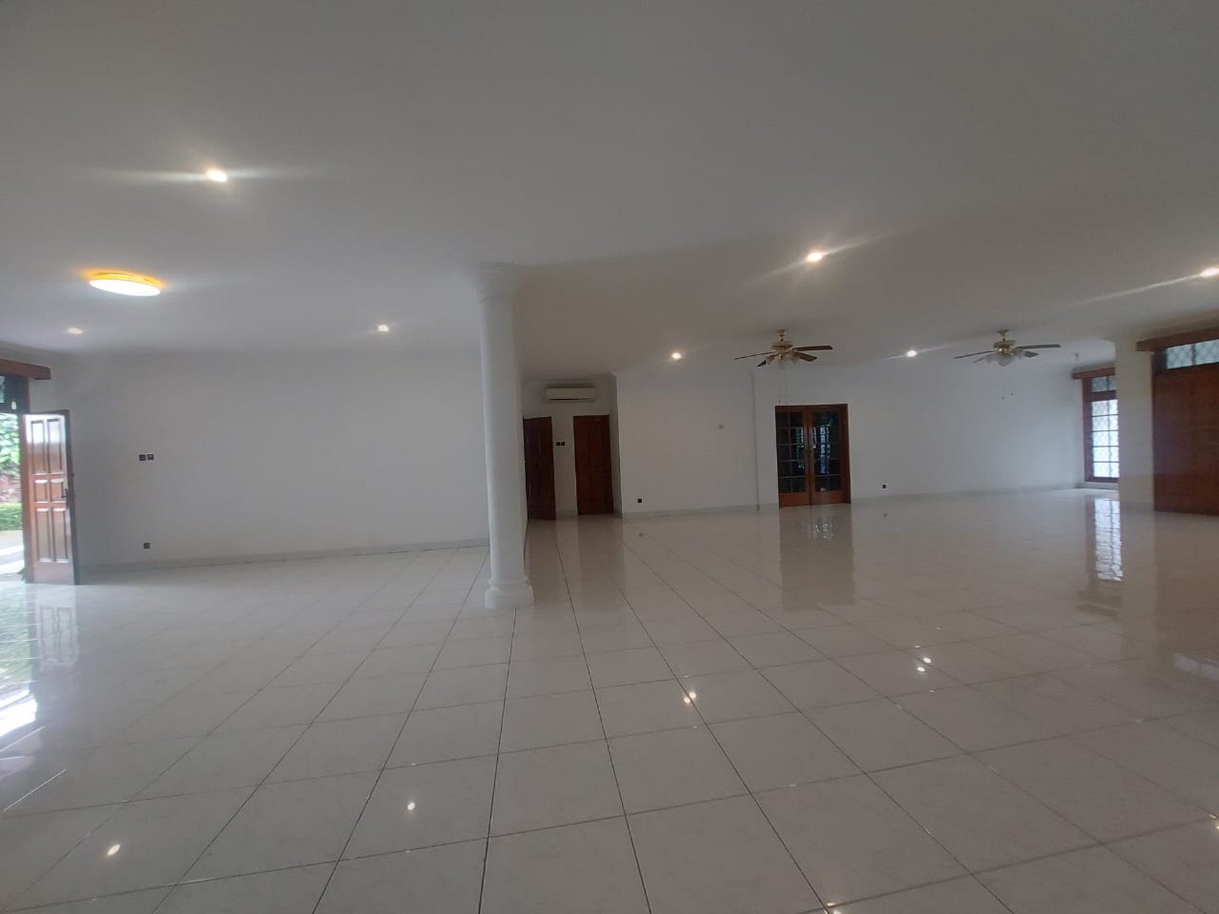 Rumah luas dalam townhouse Ampera - cilandak