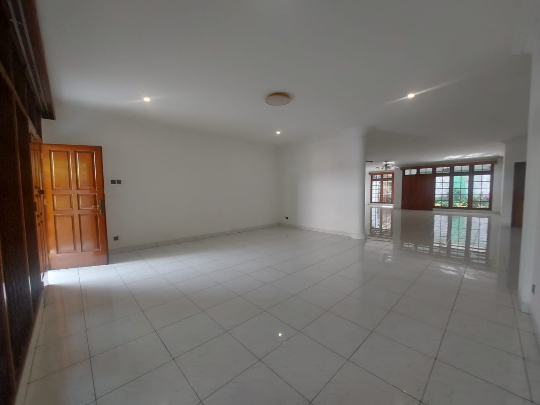 Rumah luas dalam townhouse Ampera - cilandak