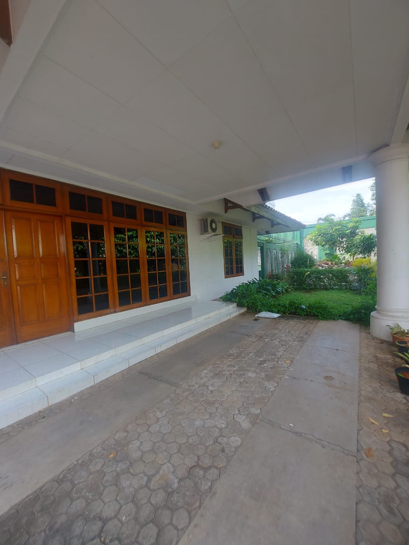 Rumah luas dalam townhouse Ampera - cilandak