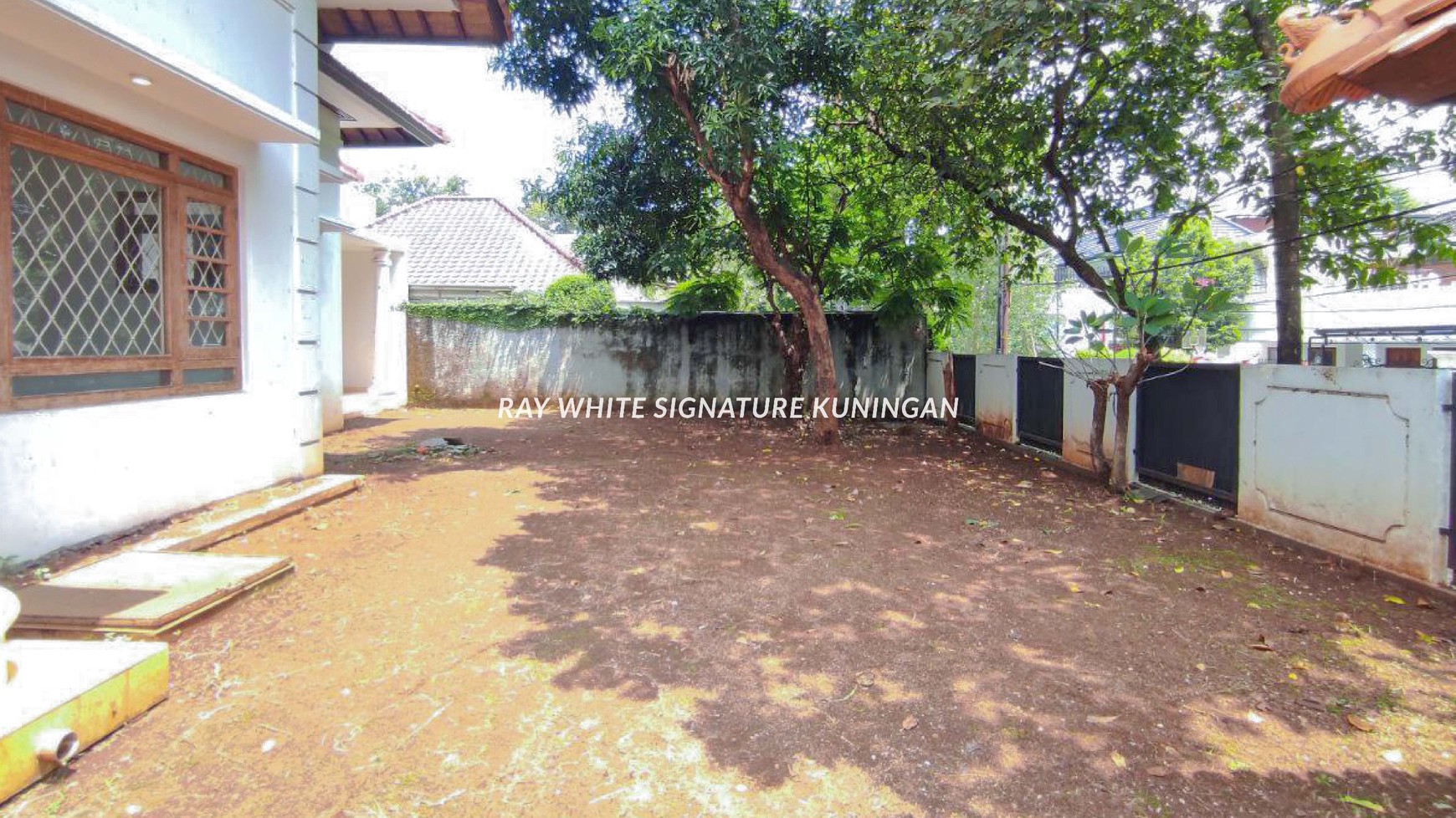 Rumah Layak Huni Lokasi Prime di Jl Wijaya Area Tenang