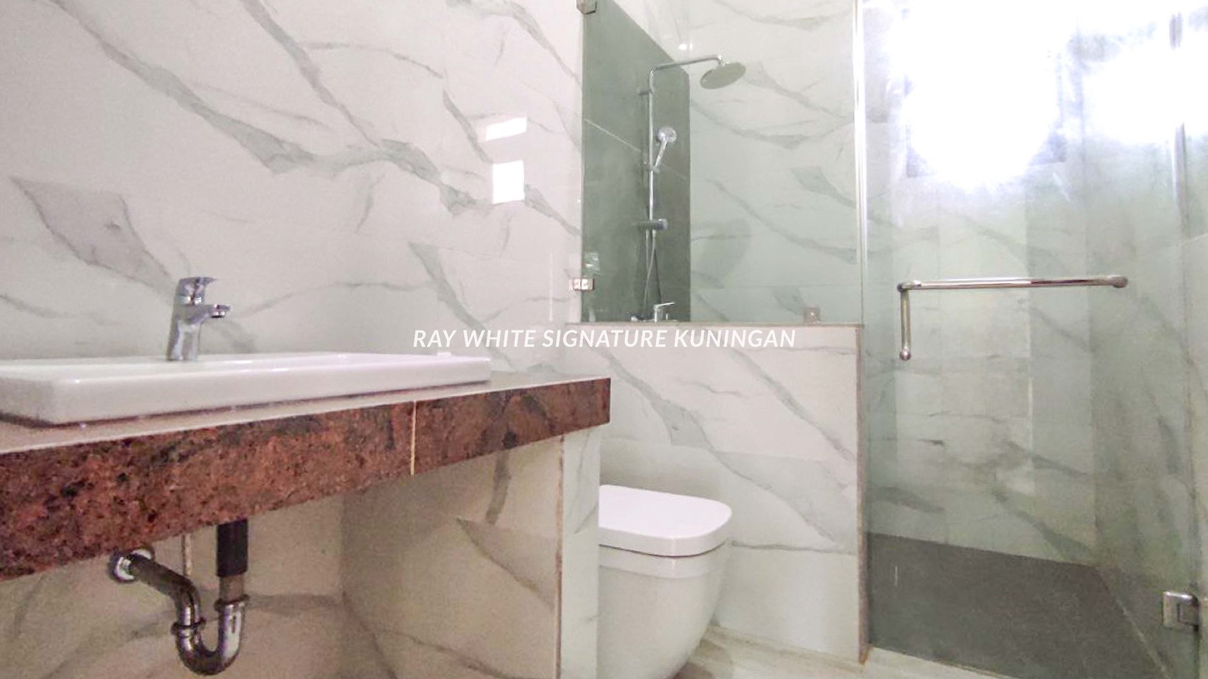 Rumah Layak Huni Lokasi Prime di Jl Wijaya Area Tenang