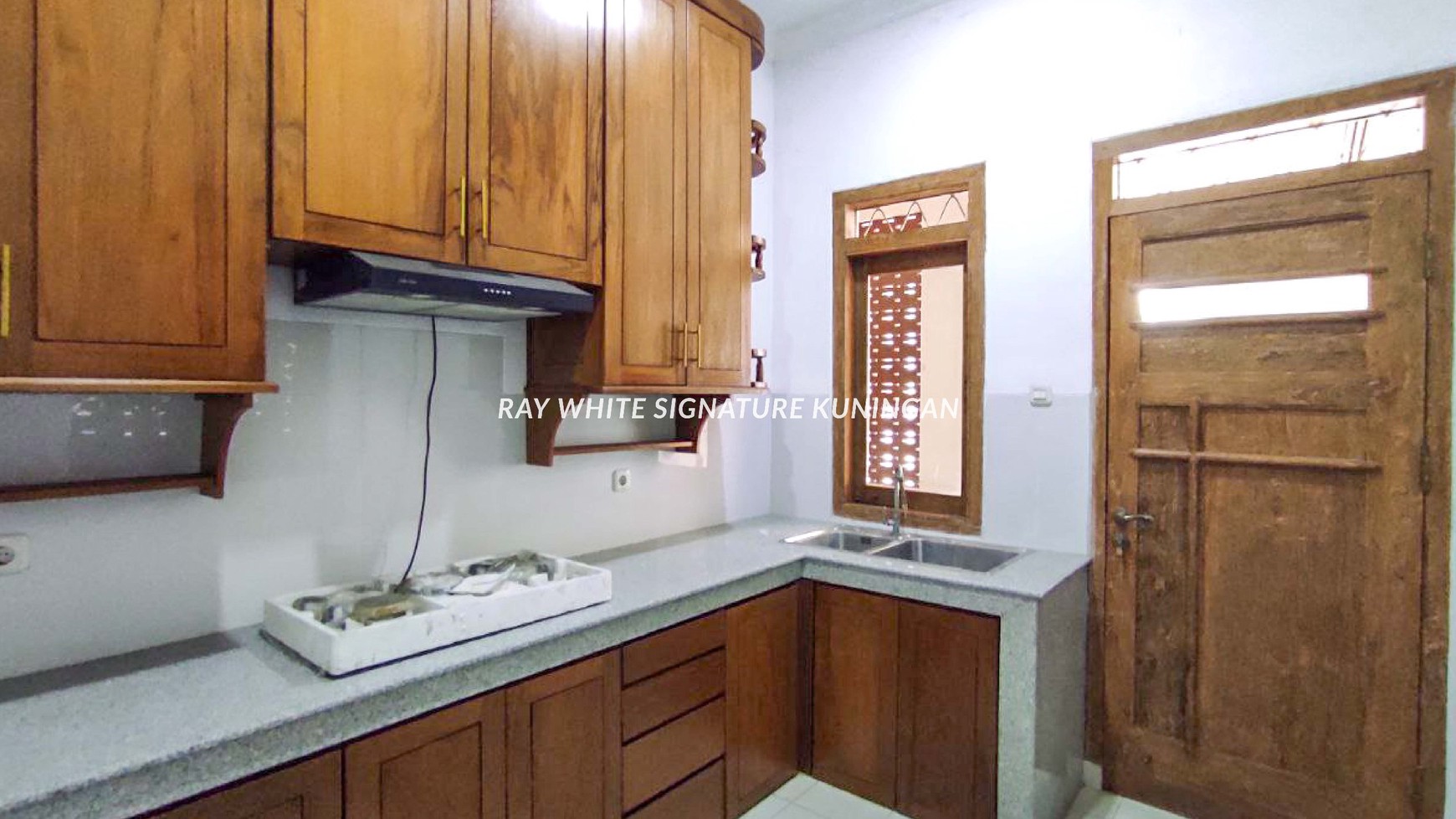 Rumah Layak Huni Lokasi Prime di Jl Wijaya Area Tenang