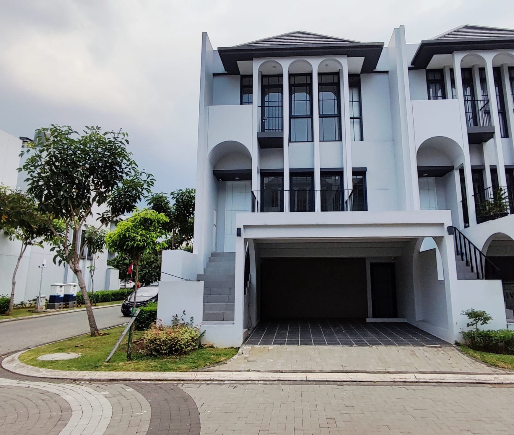 Fast Rent. Rumah mewah Greenwich Park Aether, BSD
