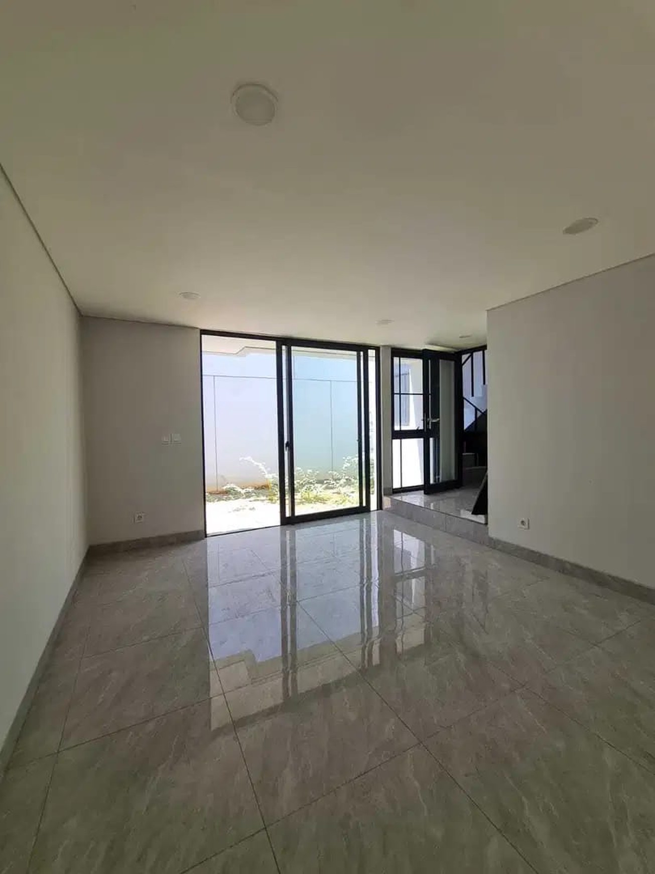 Fast Rent. Rumah mewah Greenwich Park Aether, BSD