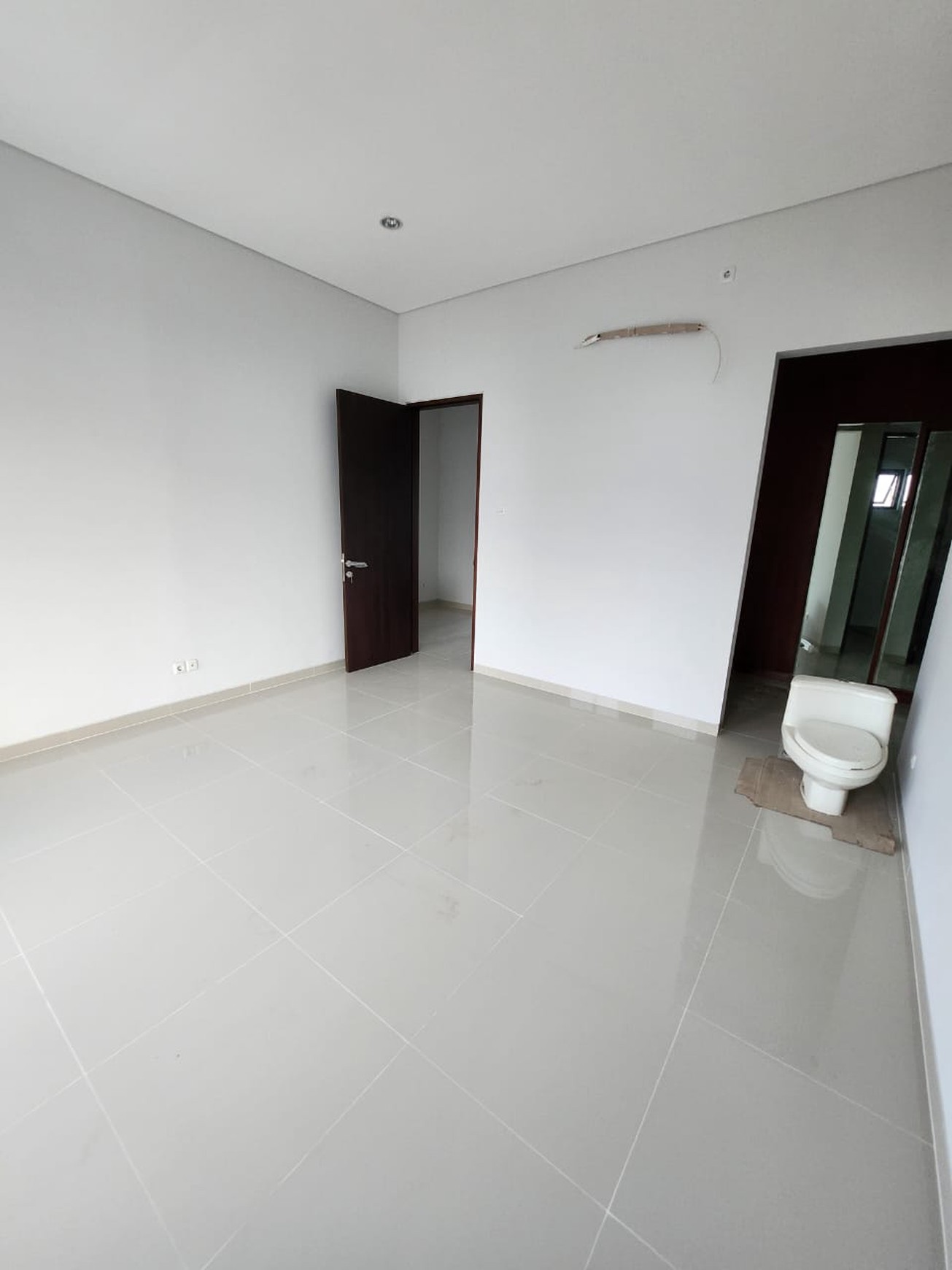 Dijual Rumah Siap Huni Royal Residence Wiyung