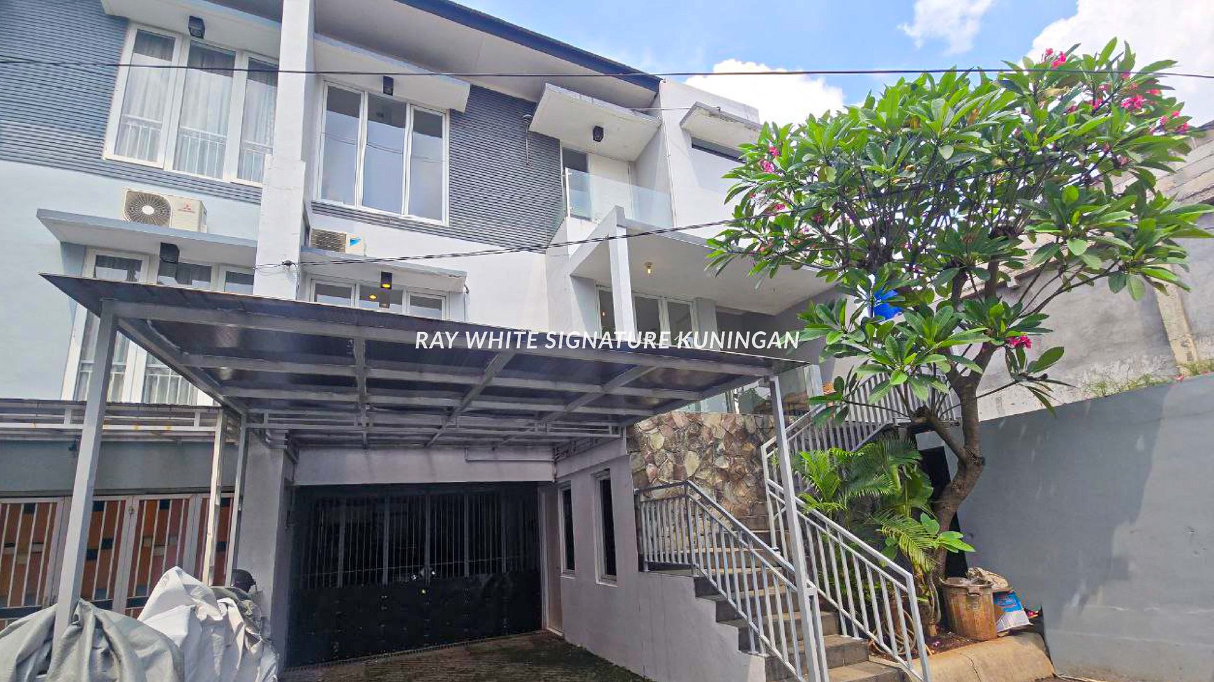 Town House 2,5 Lantai di Jl Haji Subuh Dekat TB Simatupang