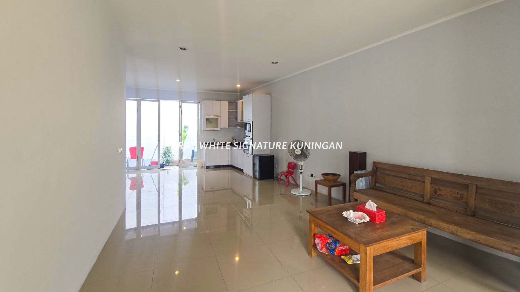 Town House 2,5 Lantai di Jl Haji Subuh Dekat TB Simatupang