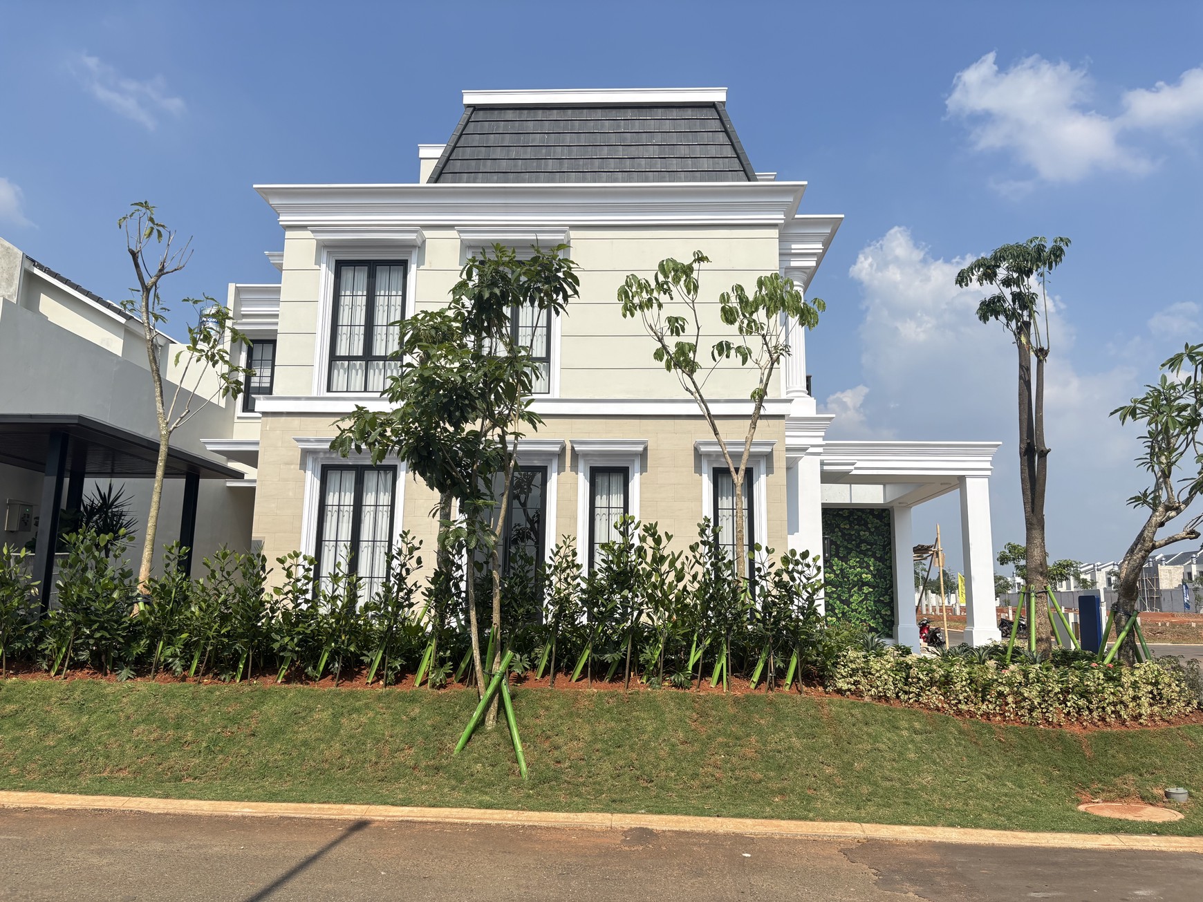 Gladious Attic - Rumah Glenview Citra Gran Cibubur 