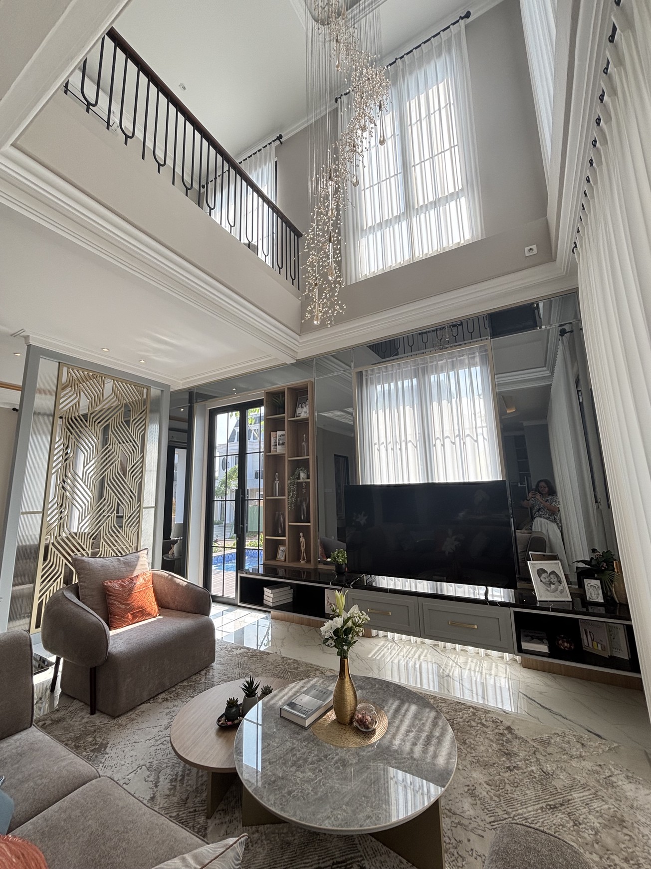 Gladious Attic - Rumah Glenview Citra Gran Cibubur 