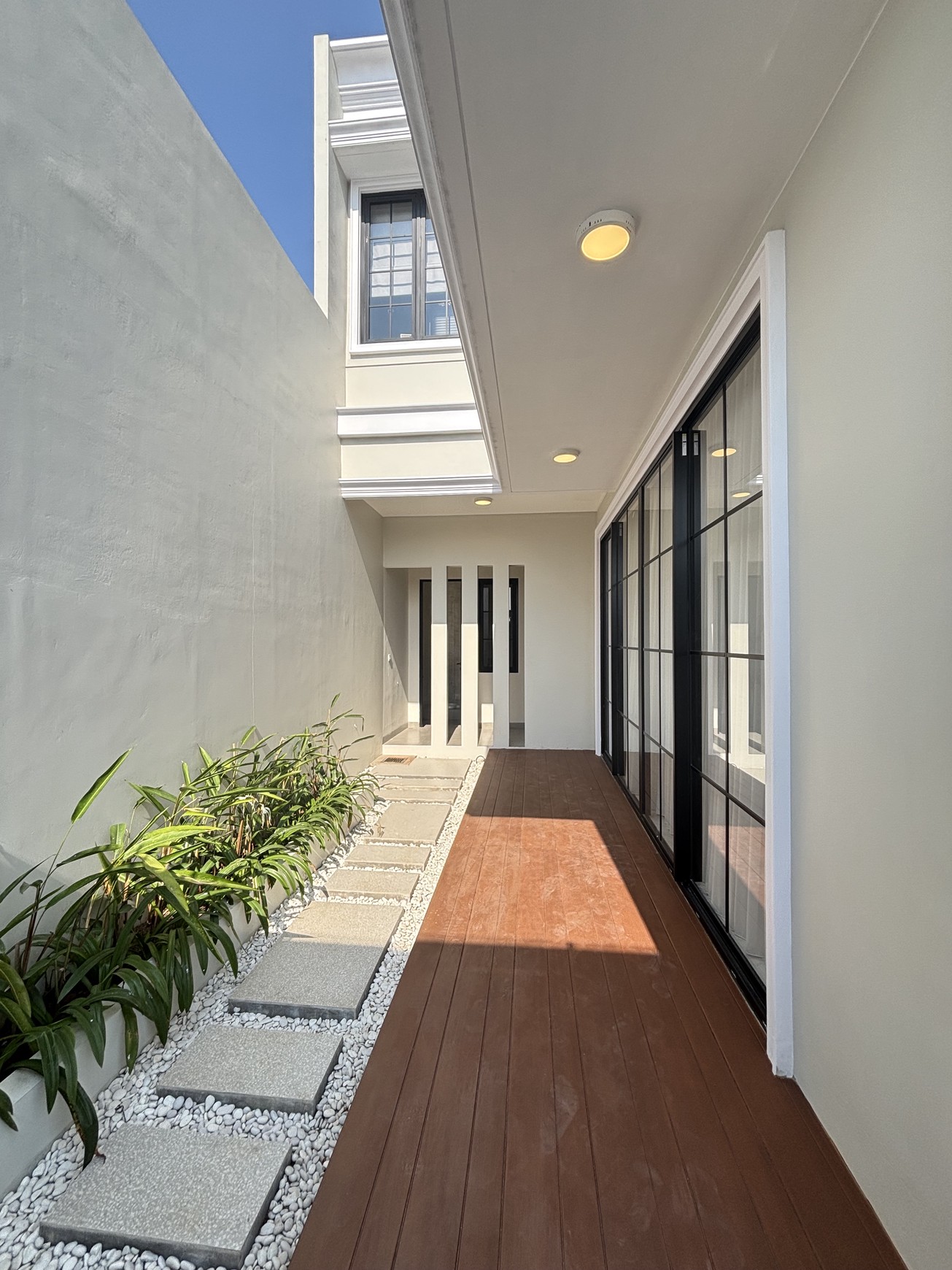 Gladious Attic - Rumah Glenview Citra Gran Cibubur 