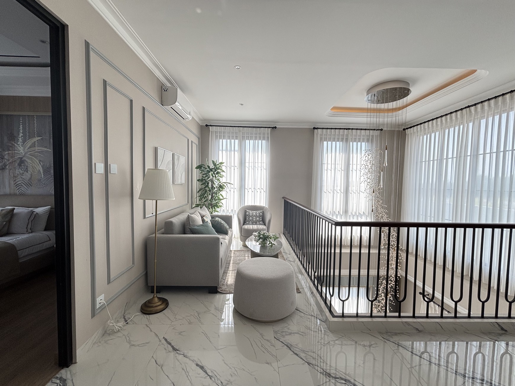 Gladious Attic - Rumah Glenview Citra Gran Cibubur 