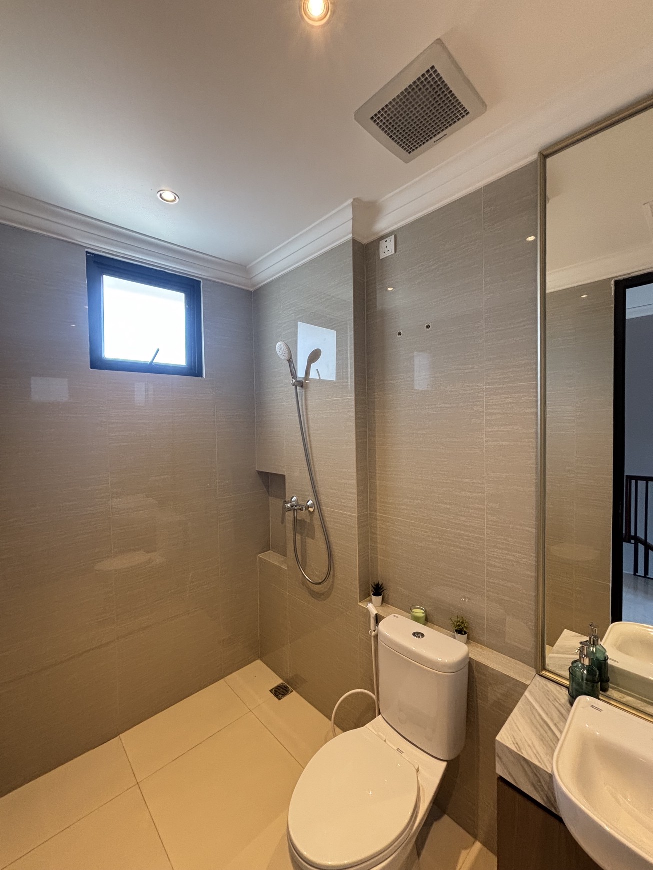 Galatsi  - Rumah Glenview Citra Gran Cibubur 