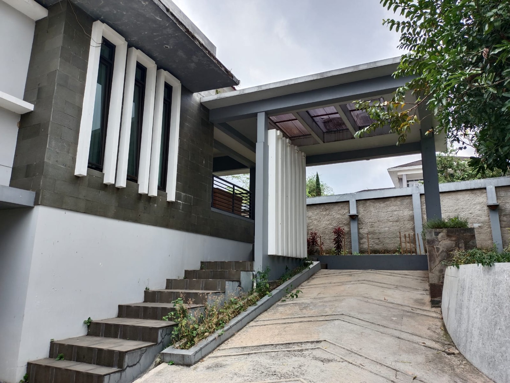 Rumah Siap Huni, di lingkungan yang Tenang, Nyaman,  di Kota Bandung
